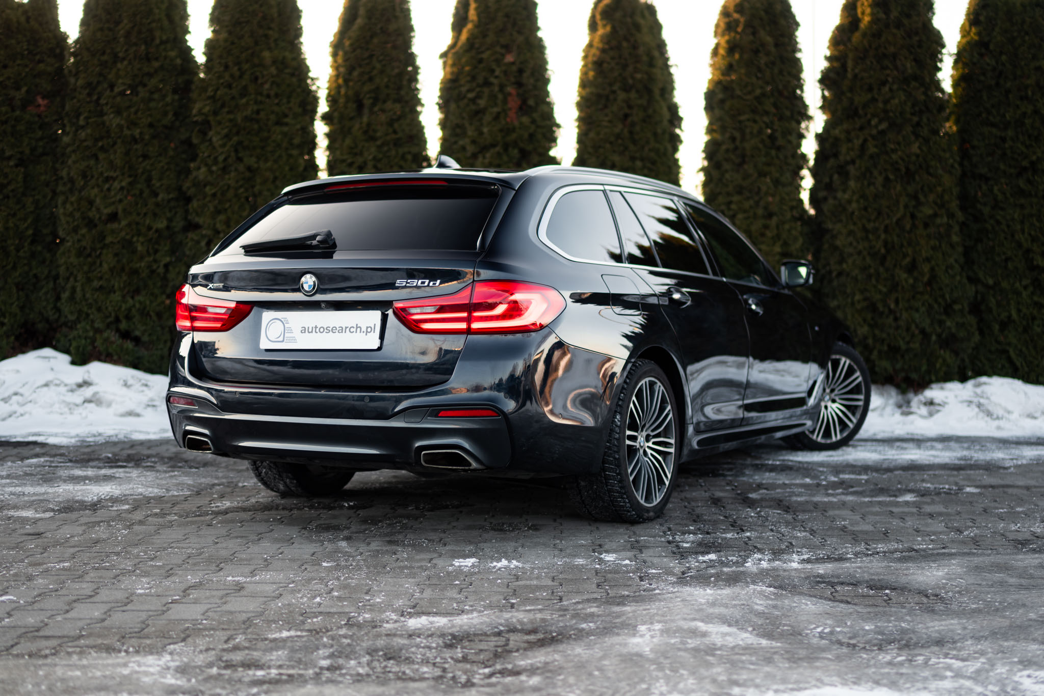 bmw-530d-xdrive-touring-m-sport-carbon-black-2017-4