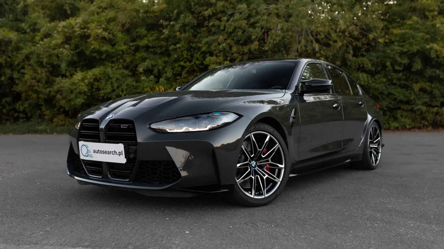 Zdjęcie sylwetki pojazdu BMW M3 Competition generacji G80 w kolorze Dravit Grey z 2022 roku