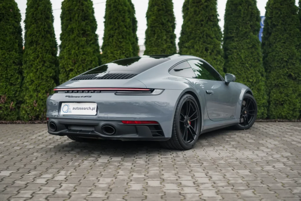 Porsche 911 4 GTS tył