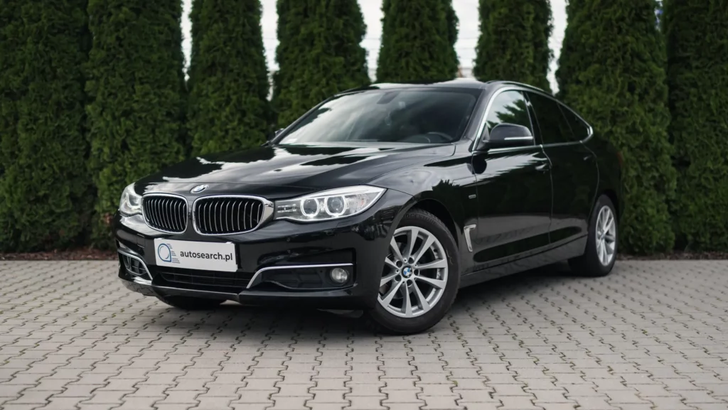Zdjęcie lewego przodu pojazdu BMW 318d Gran Turismo Luxury Line