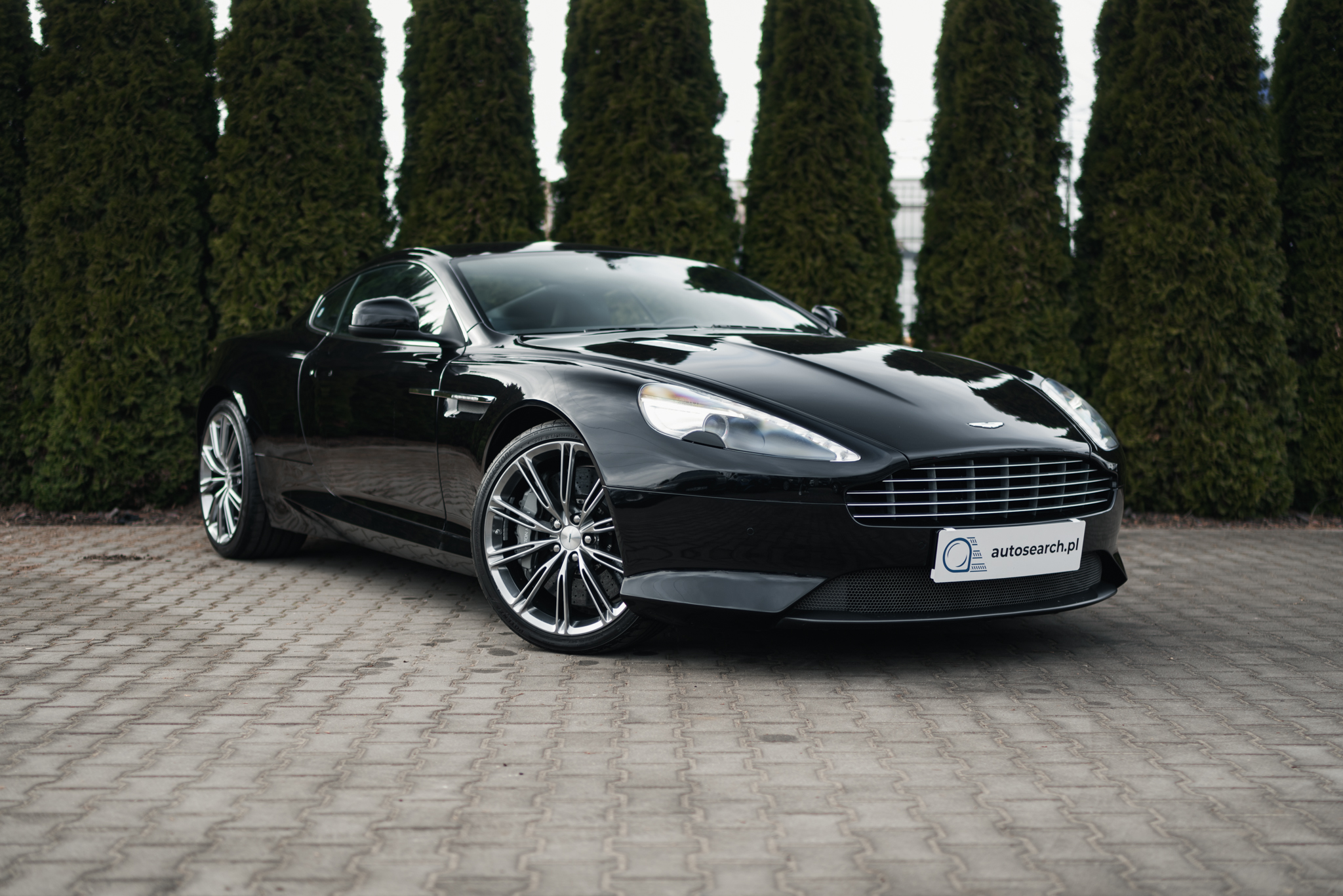 aston-martin-db9-black-3