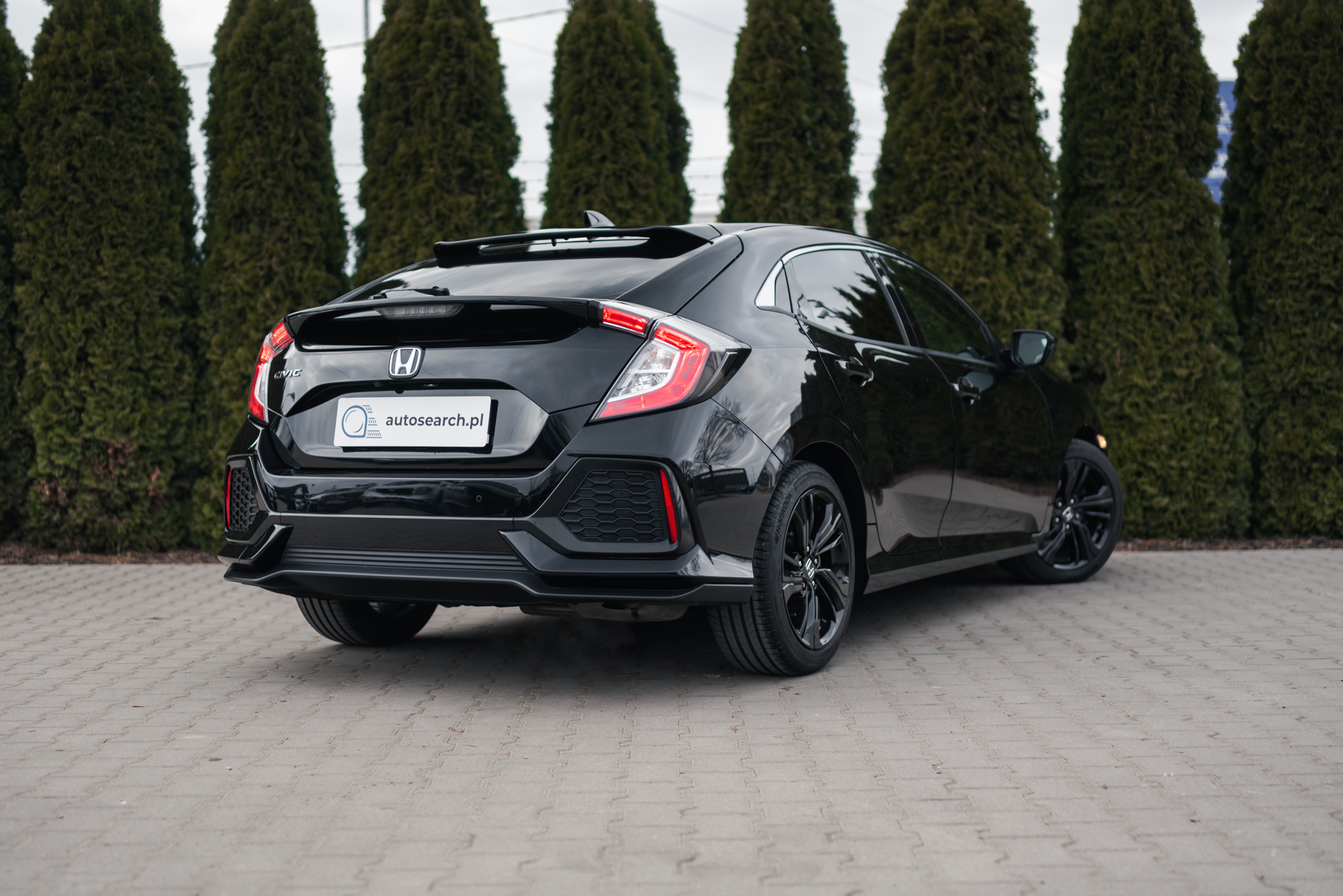 honda-civic-1-0-vtec-turbo-mt-black-4