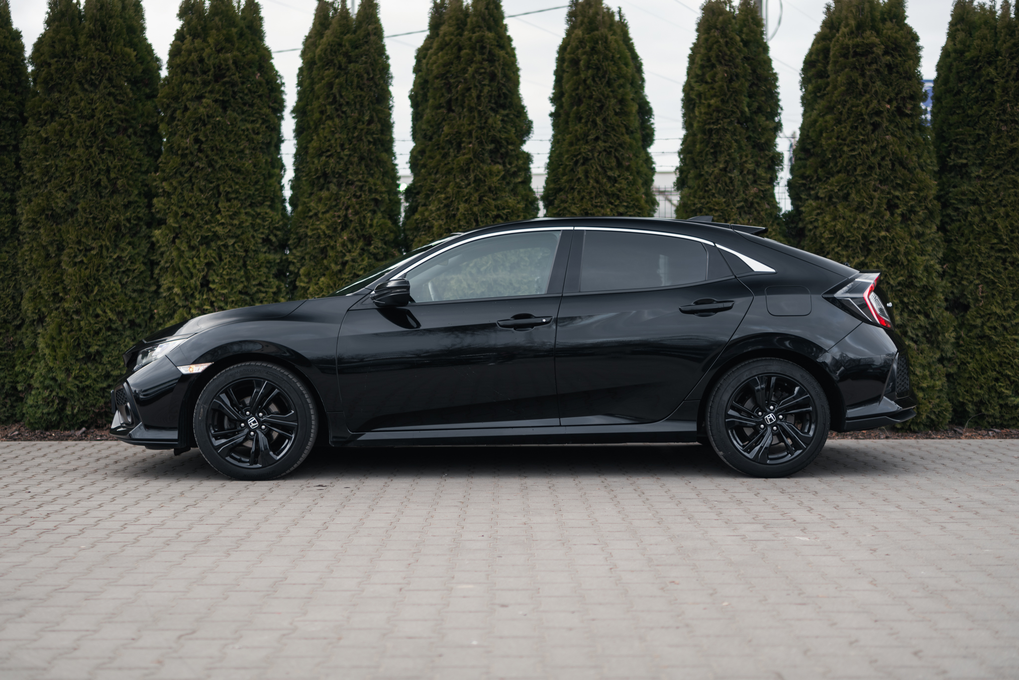 honda-civic-1-0-vtec-turbo-mt-black-7