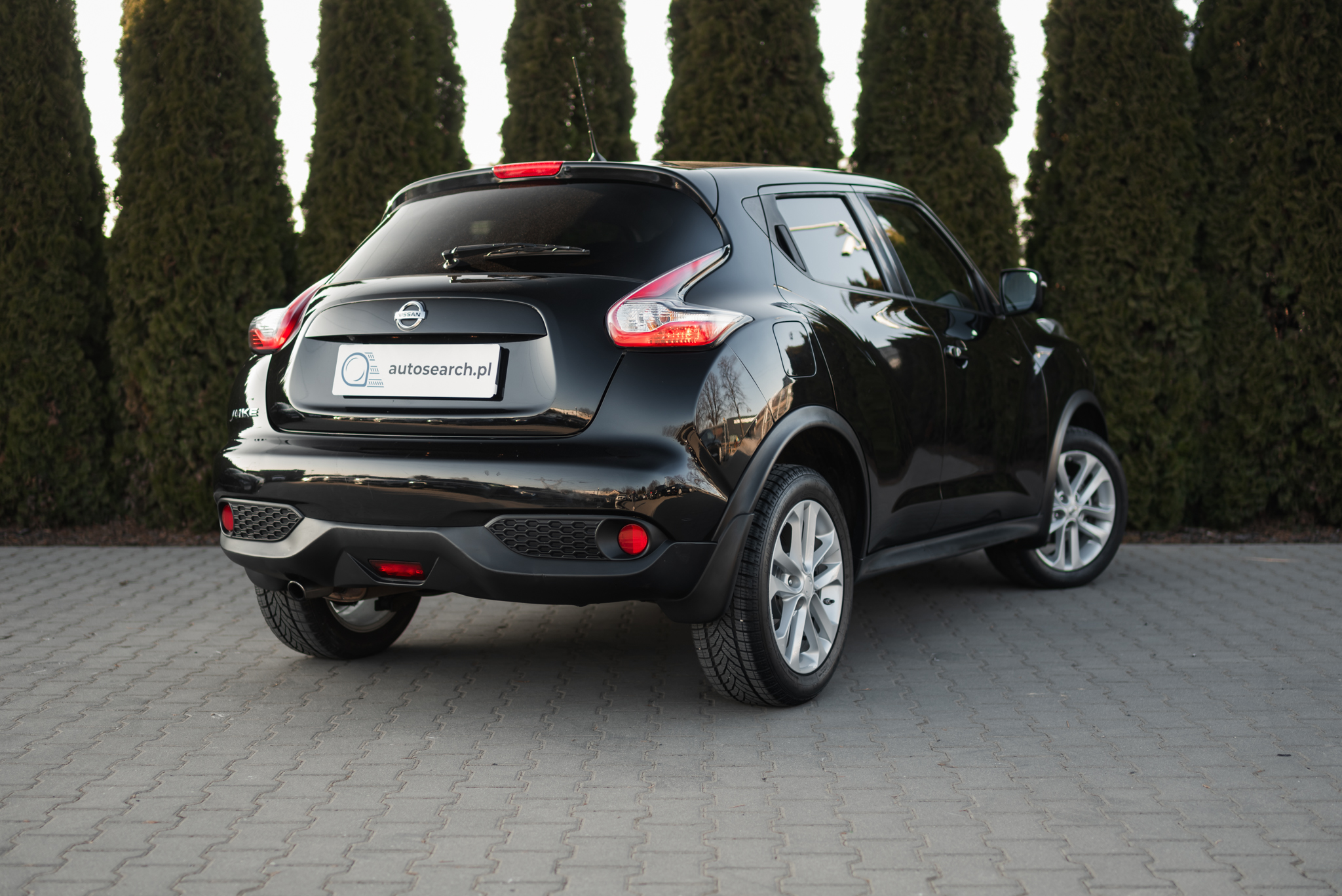 nissan-juke-fl-1-2-dig-t-mt-black-2015-4