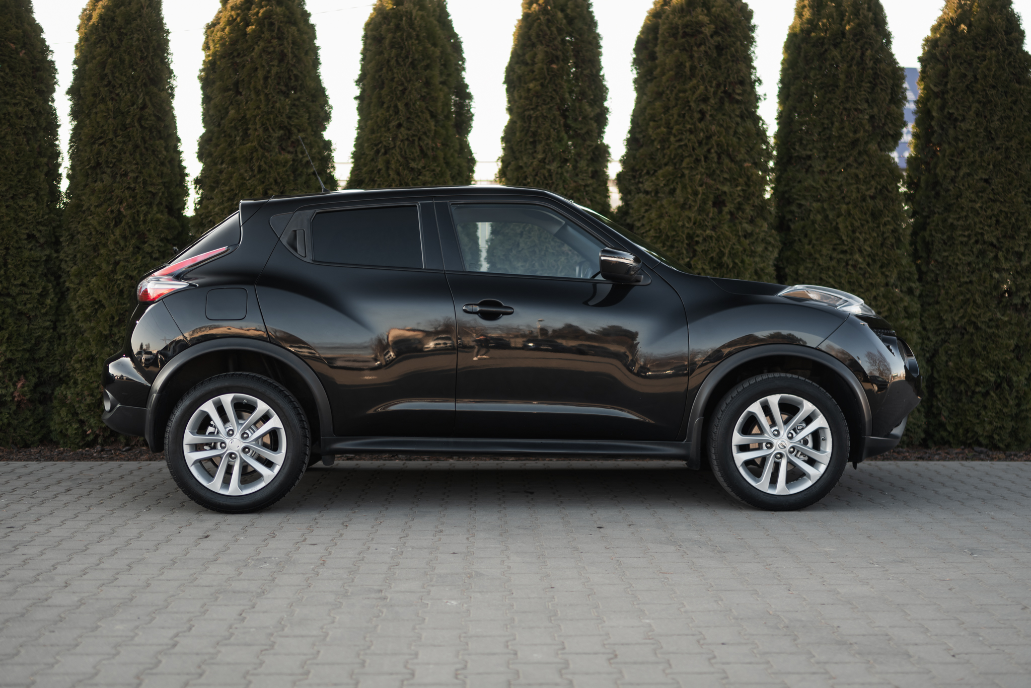 nissan-juke-fl-1-2-dig-t-mt-black-2015-8