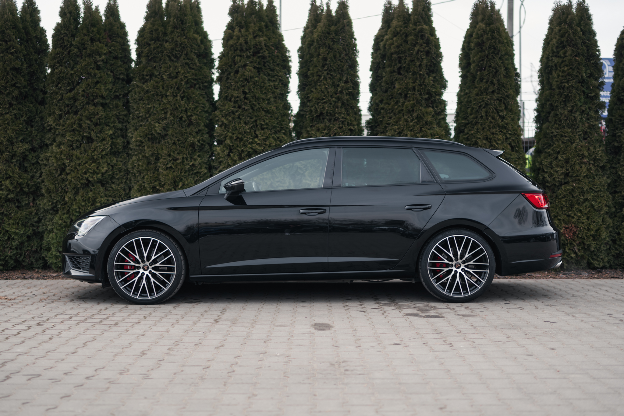 seat-leon-st-cupra-280-dsg-black-7