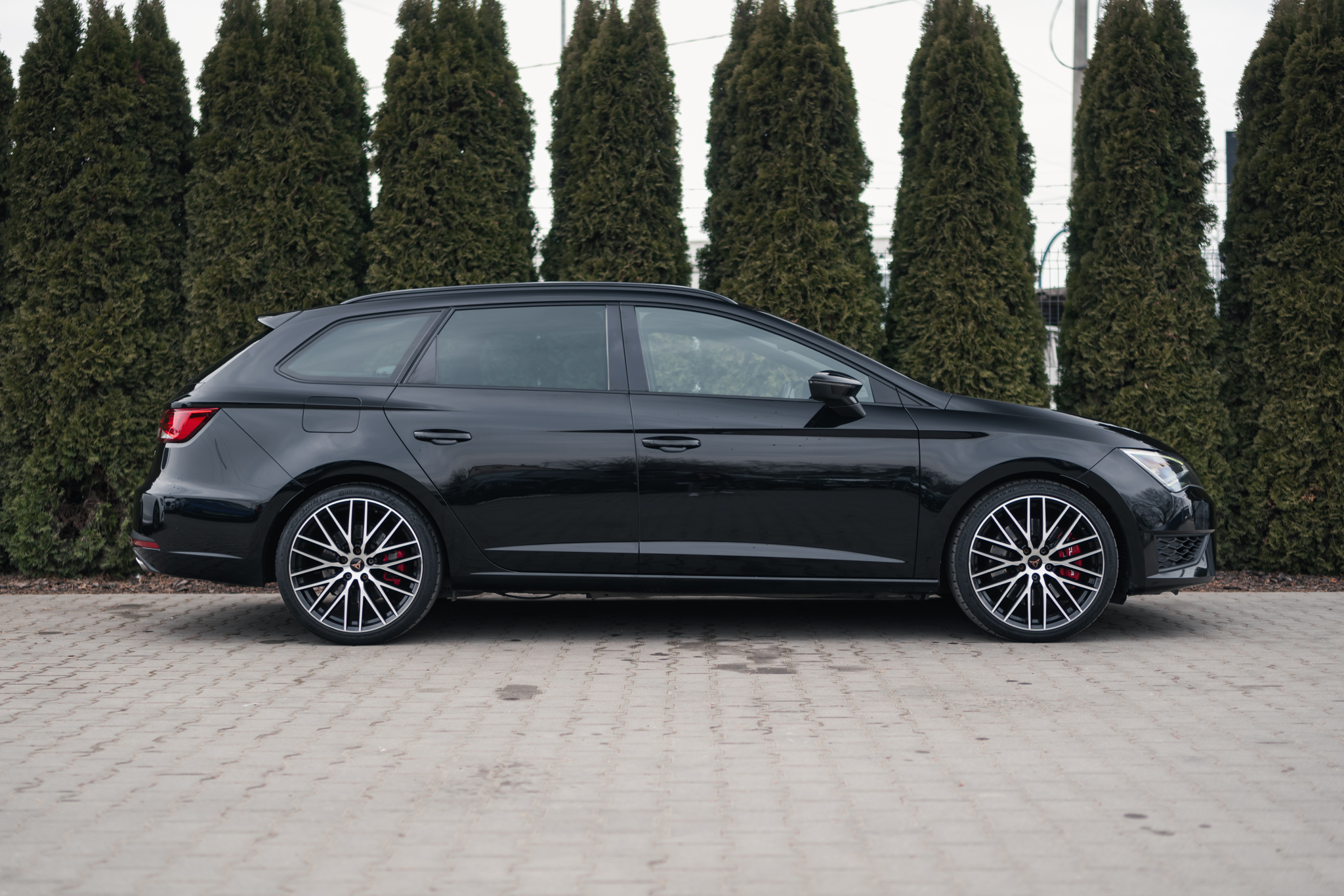 seat-leon-st-cupra-280-dsg-black-8