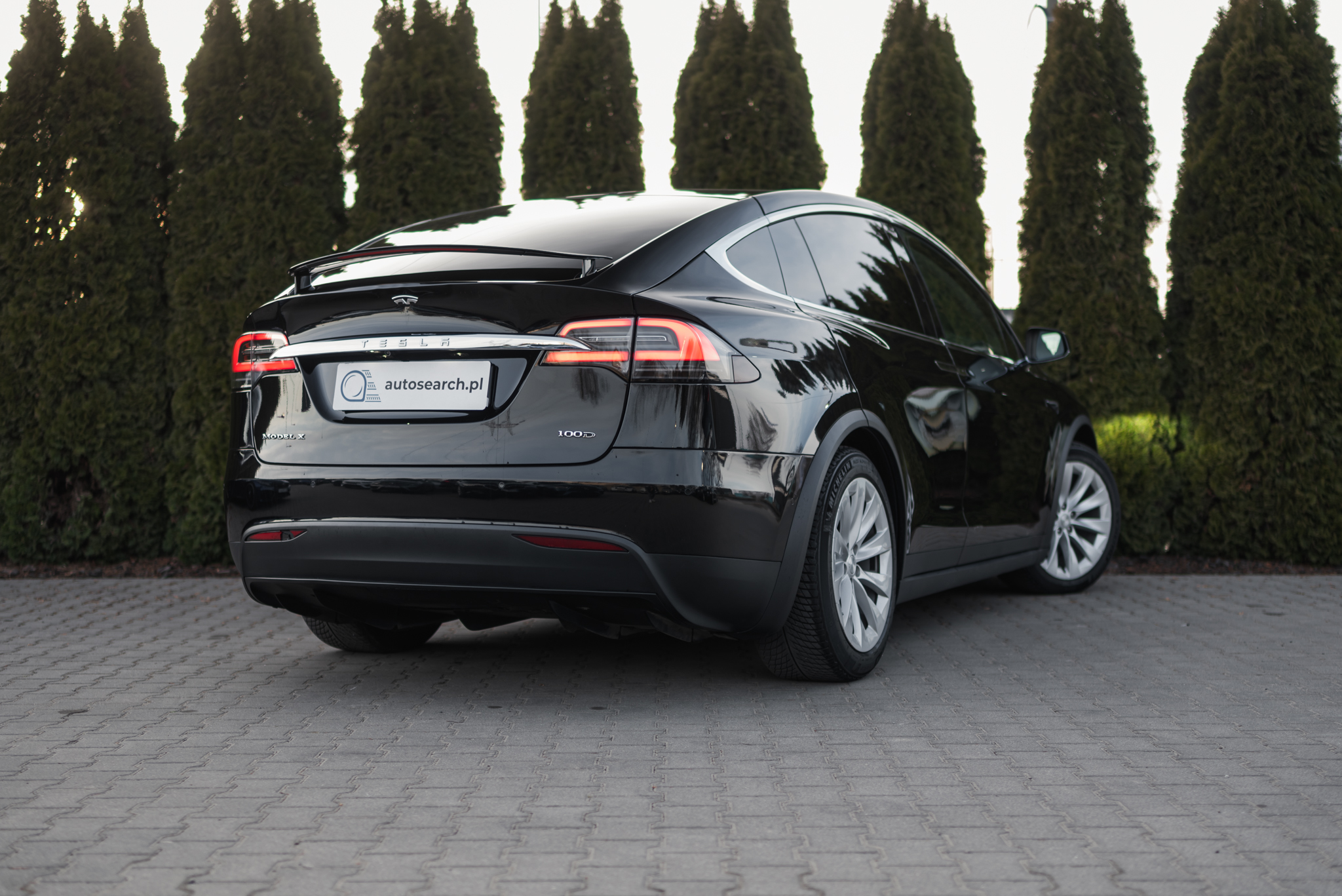 tesla-model-x-100d-black-4