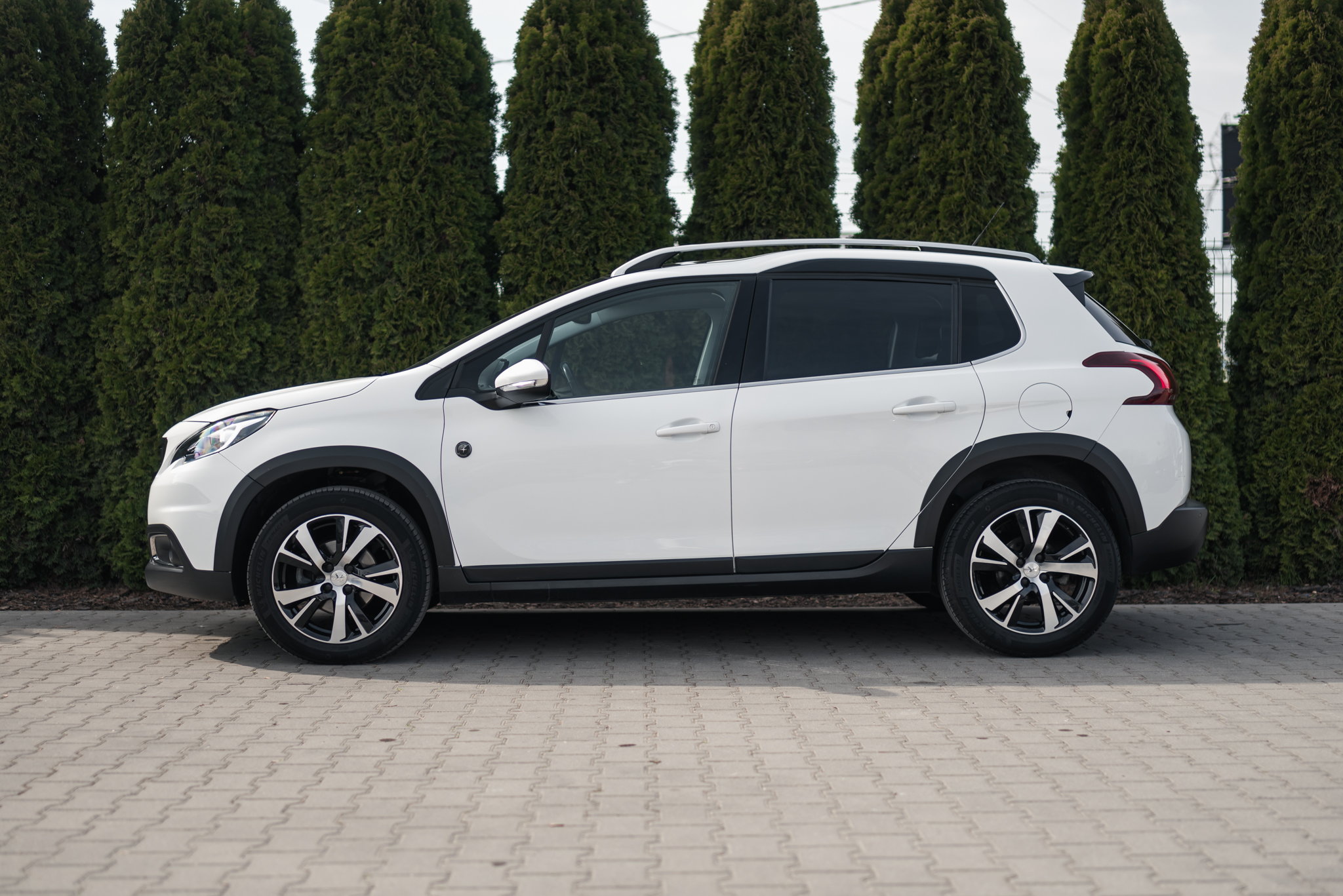 peugeot-2008-1-2-puretech-crossway-white-7