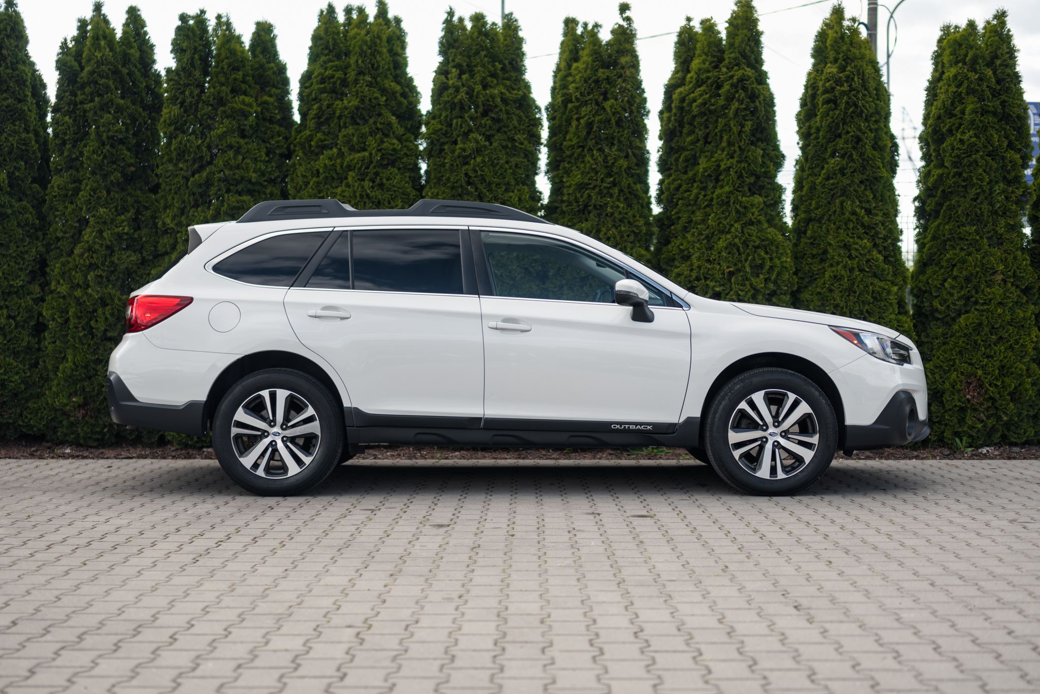 subaru-outback-3-6r-awd-limited-crystal-white-2019-8