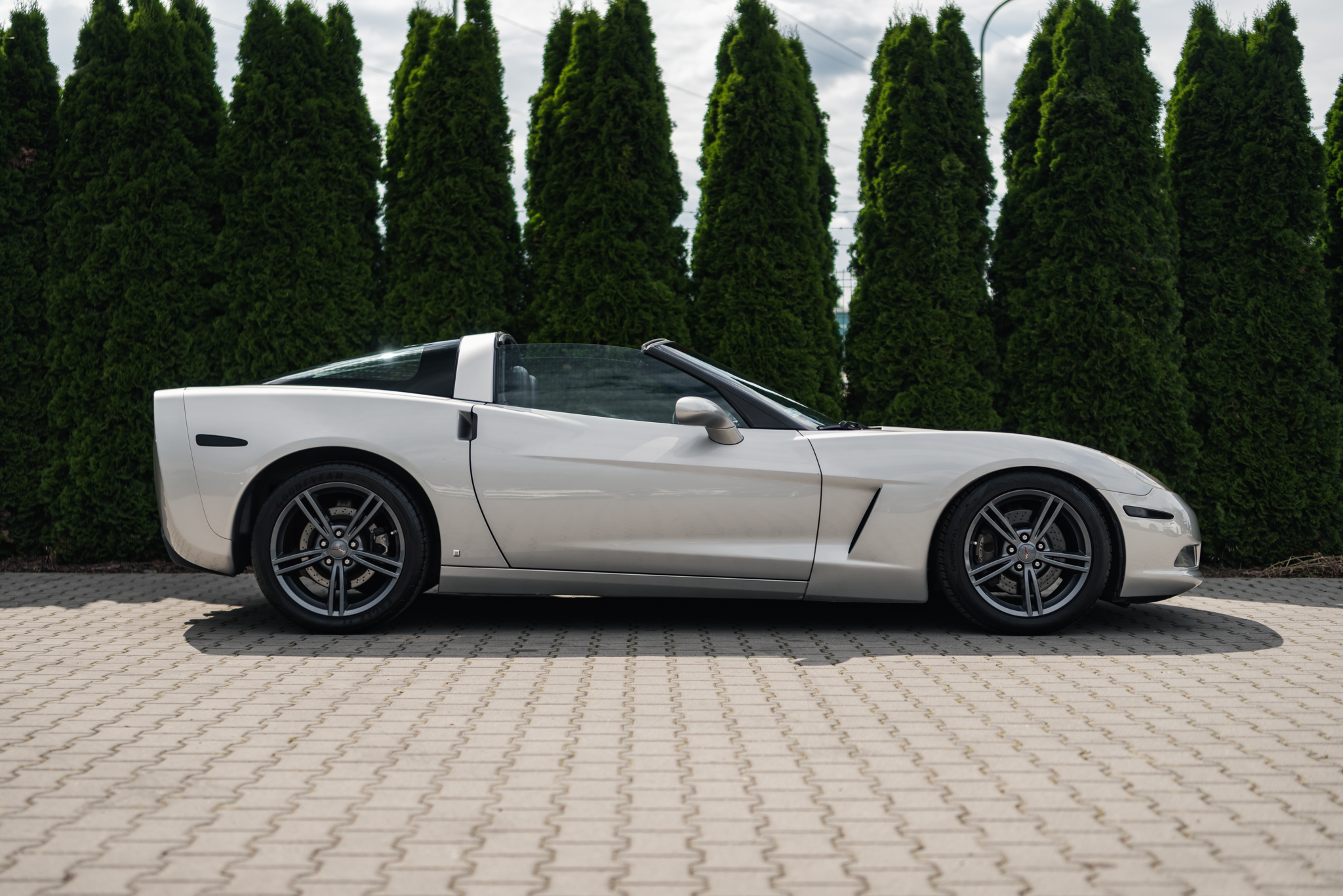 chevrolet-corvette-c6-6-0-v8-mt-silver-2007-8