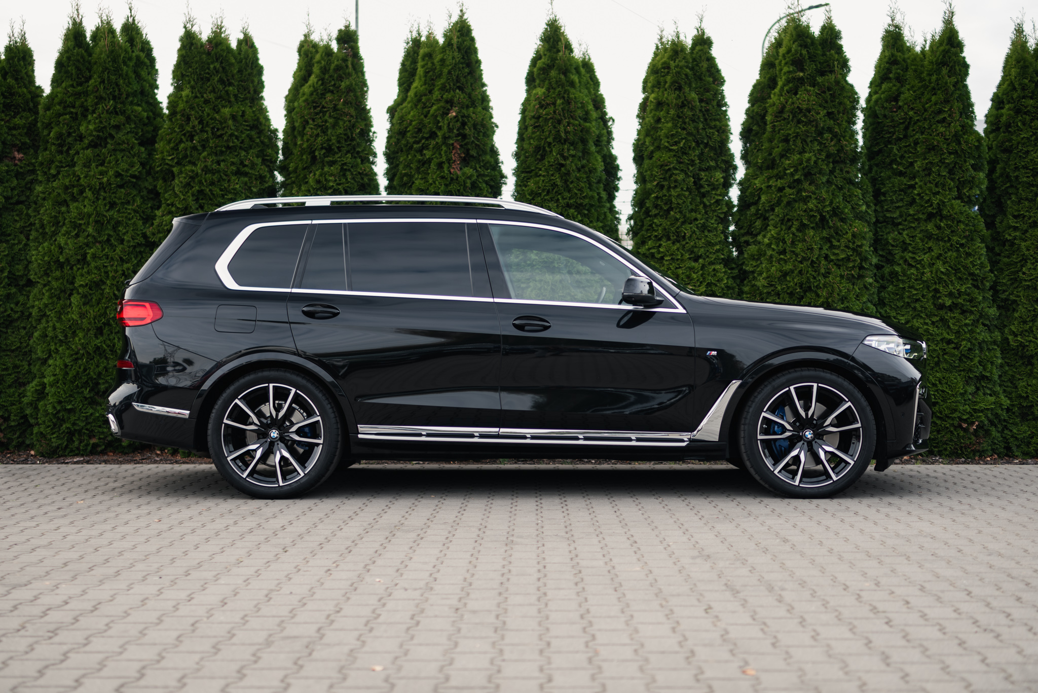 bmw-x7-xdrive40d-m-sport-sapphire-black-2022-8