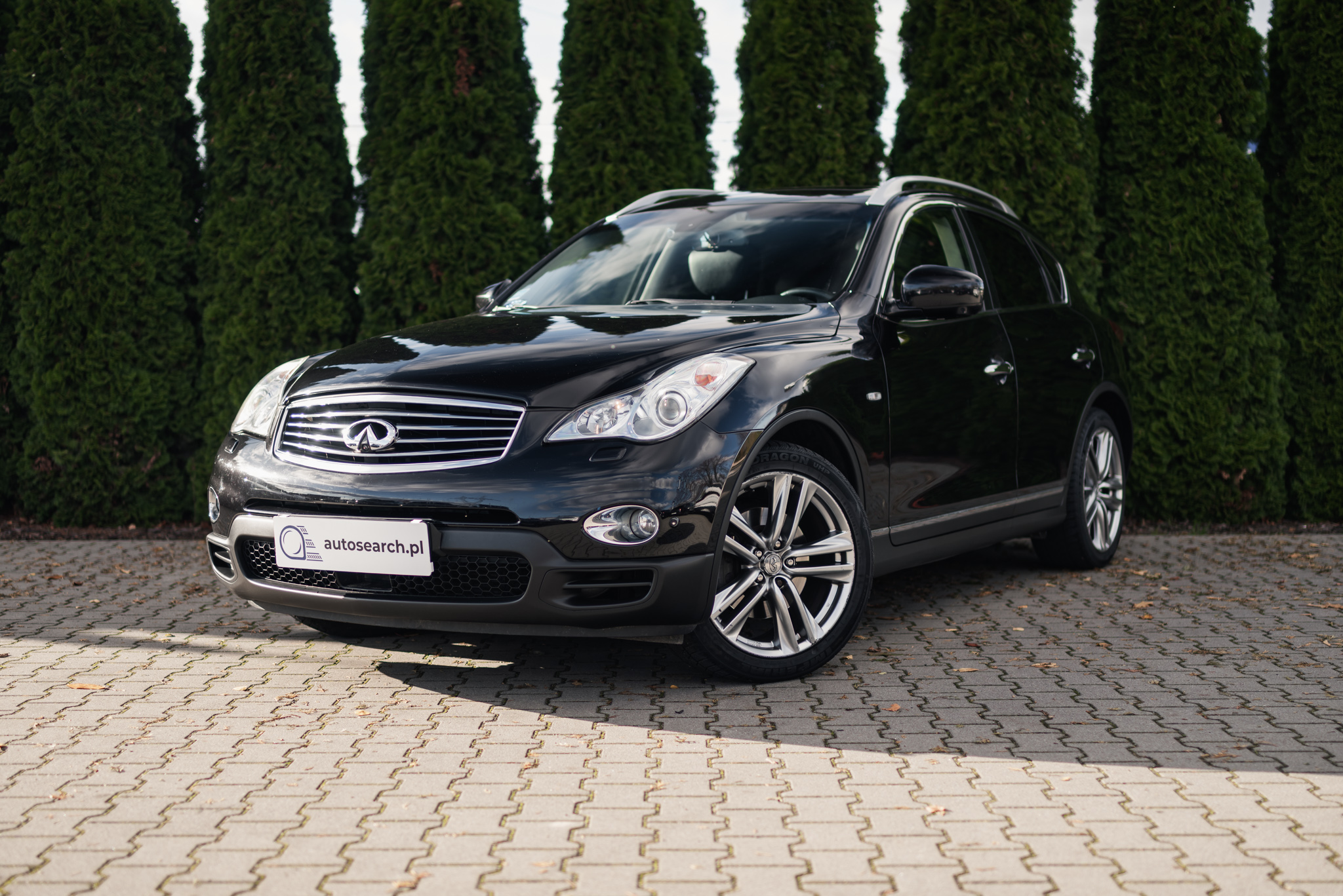 infiniti-qx50-3-0d-awd-malbec-black-2014-1