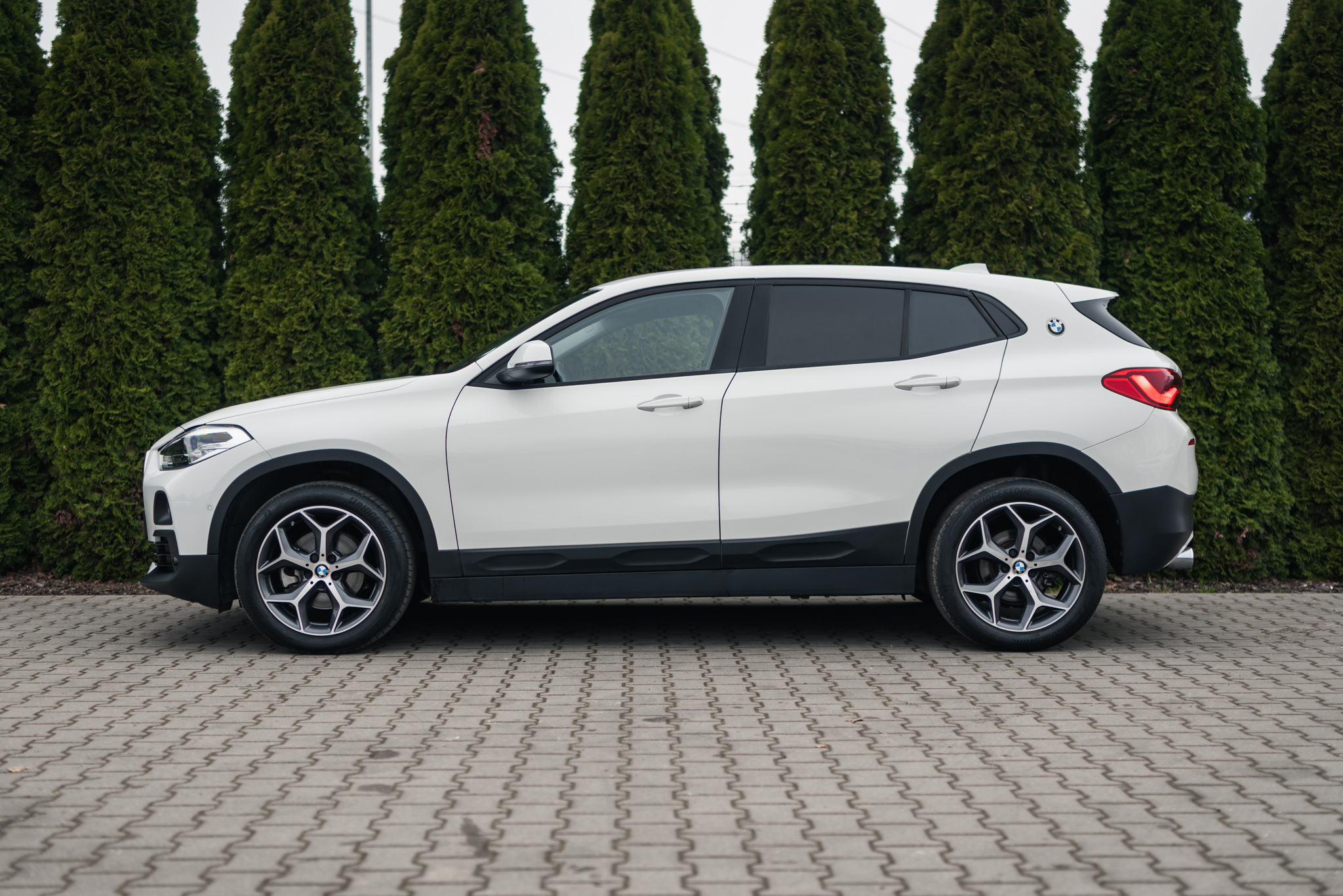 bmw-x2-sdrive18d-white-7