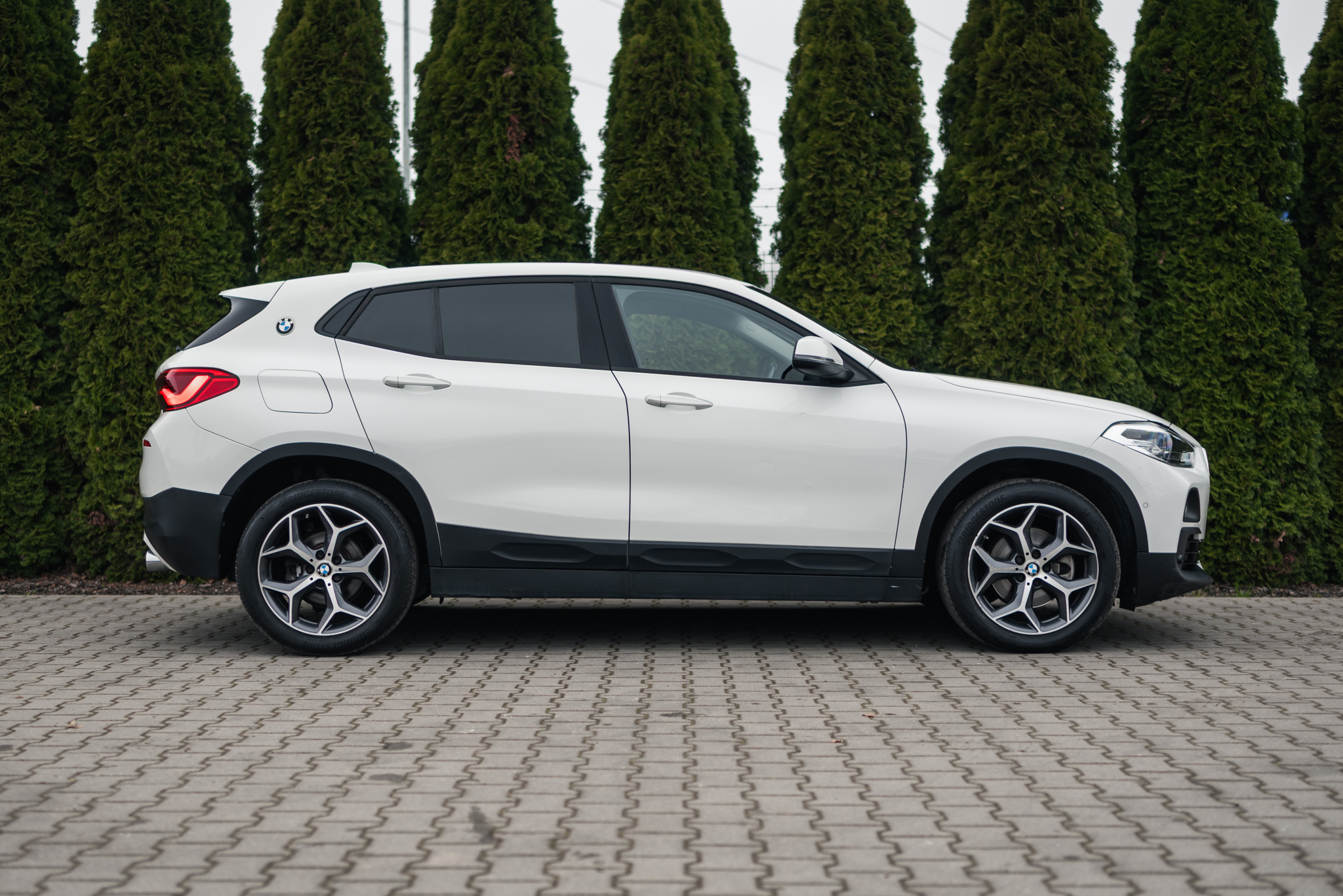 bmw-x2-sdrive18d-white-8