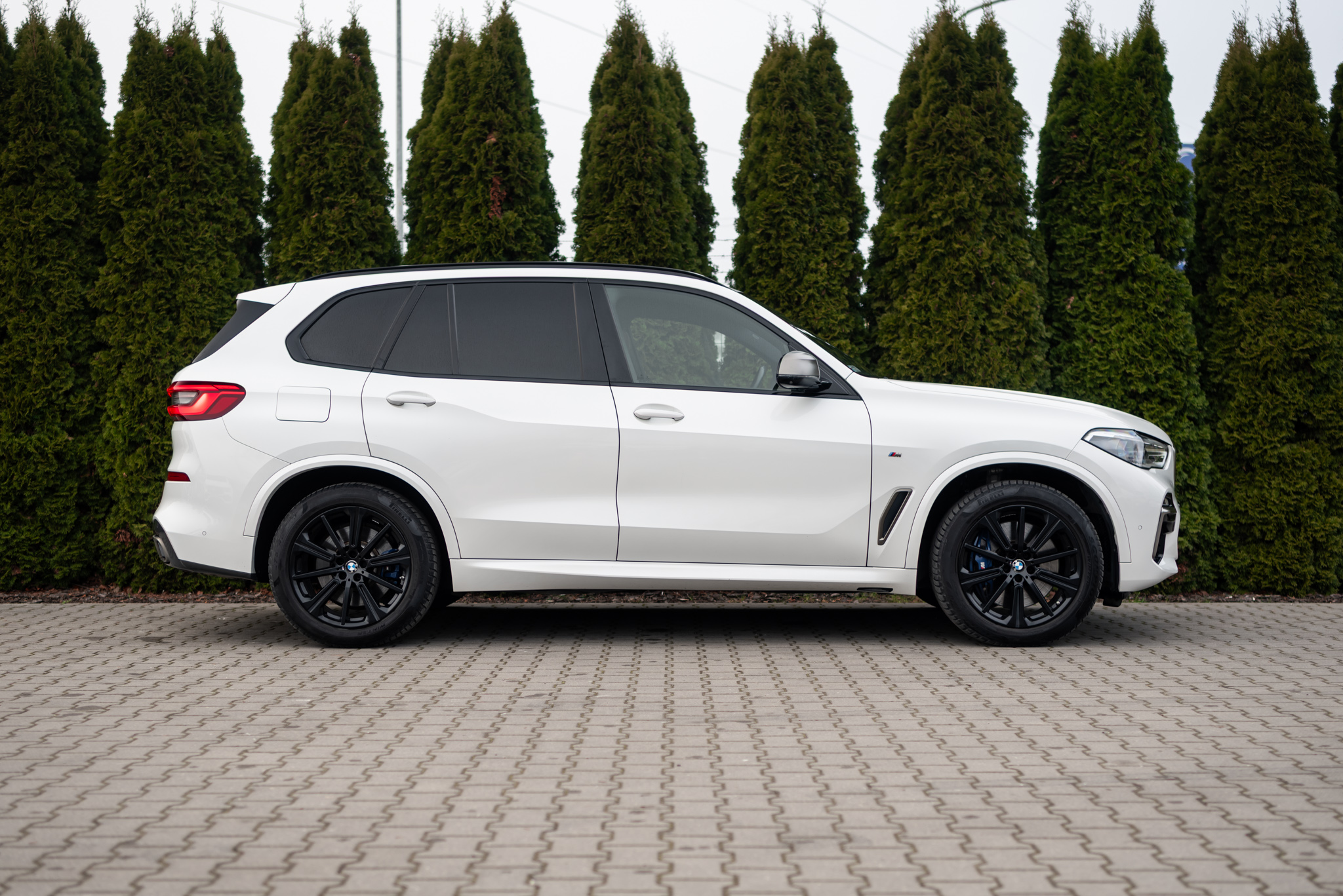 bmw-x5-m50d-mineral-white-2019-8