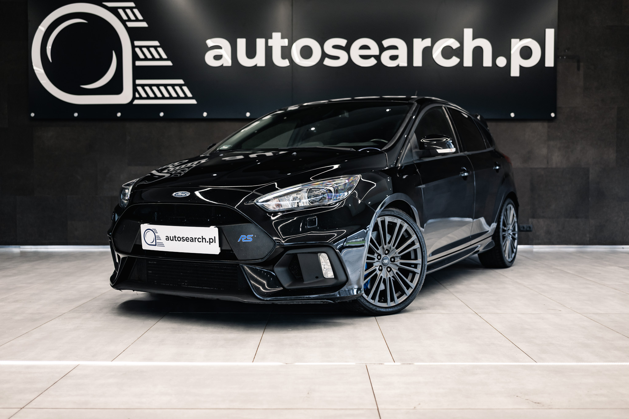 ford-focus-rs-black-2017-1