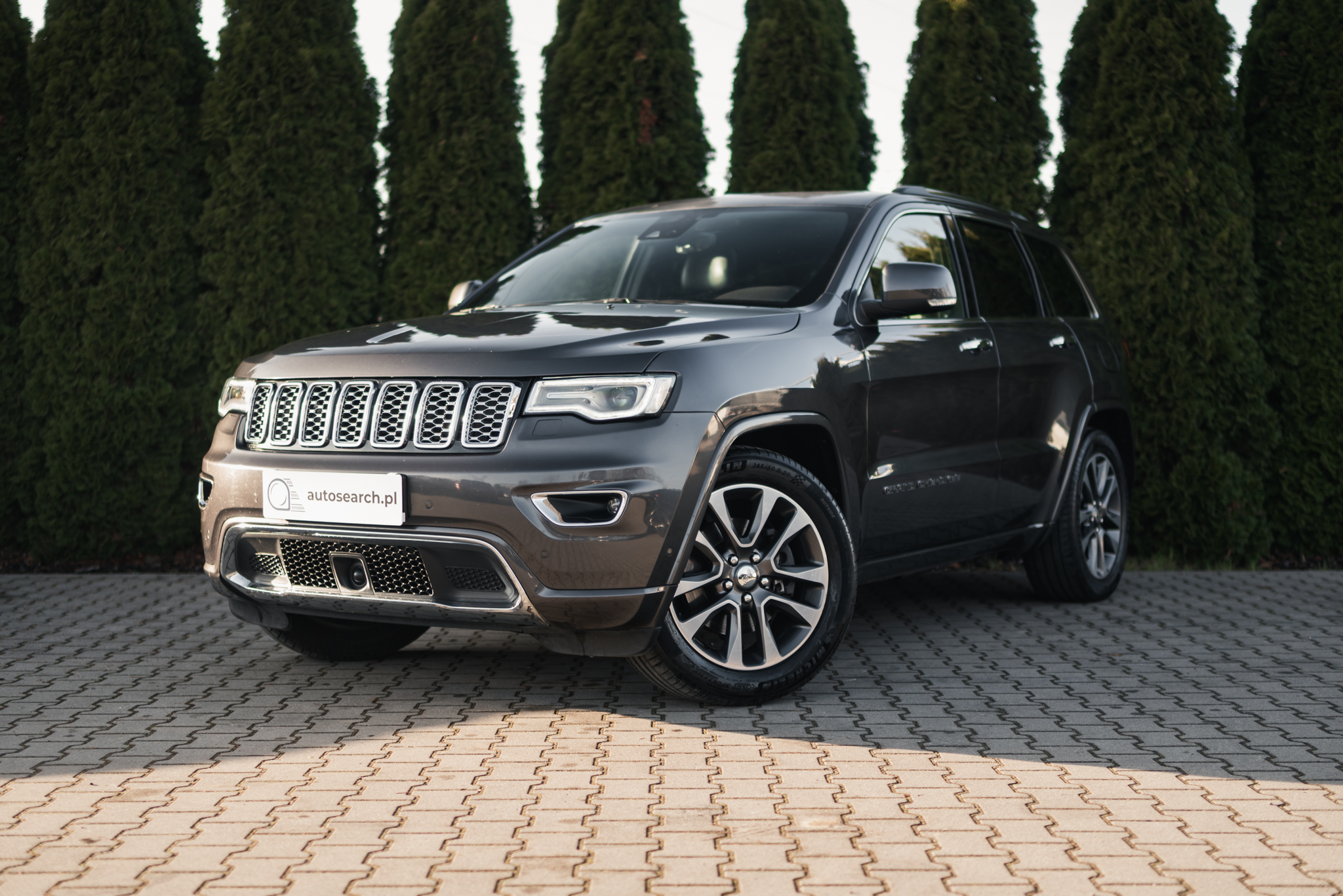 jeep-grand-cherokee-3-0-diesel-overland-grey-1