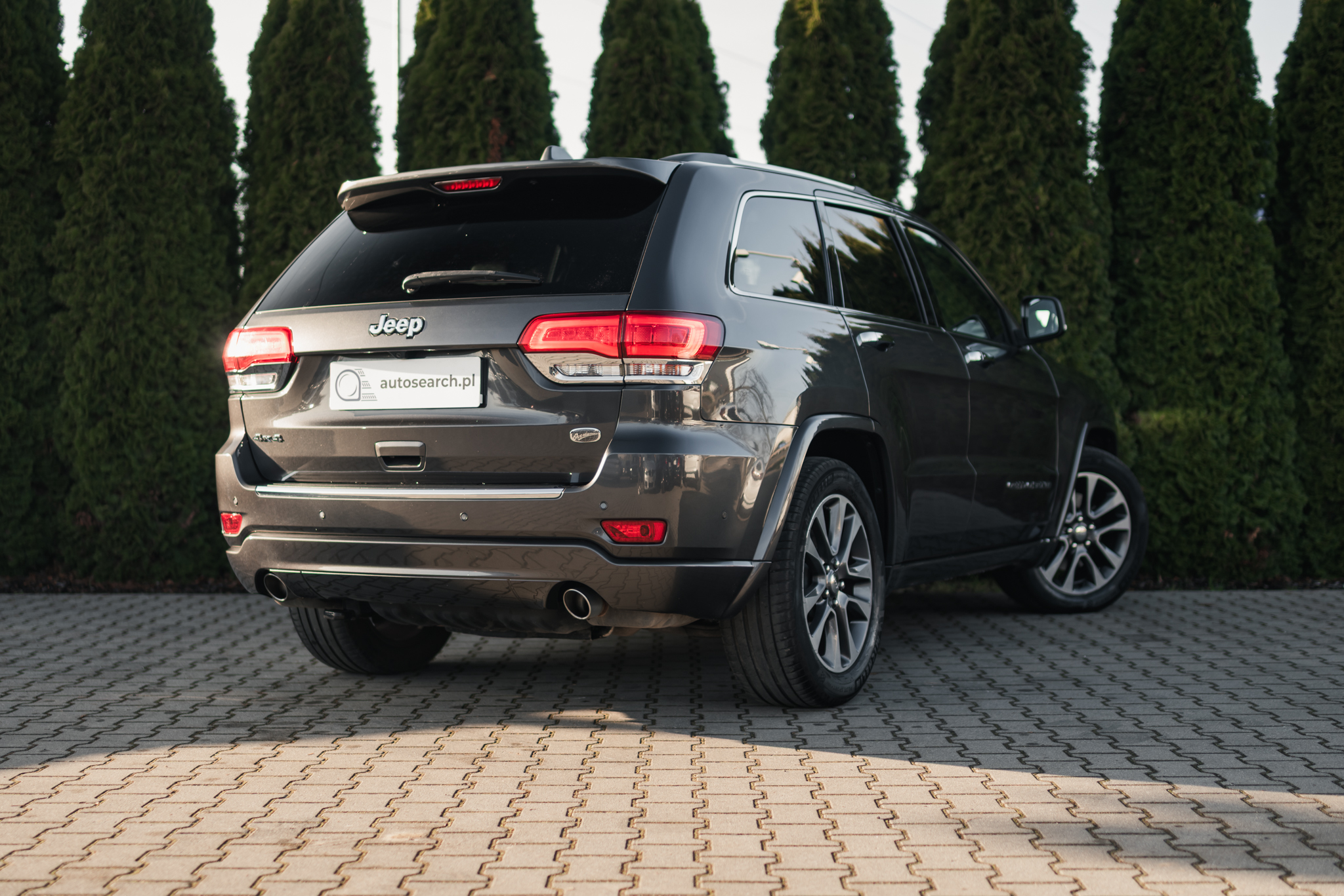 jeep-grand-cherokee-3-0-diesel-overland-grey-4