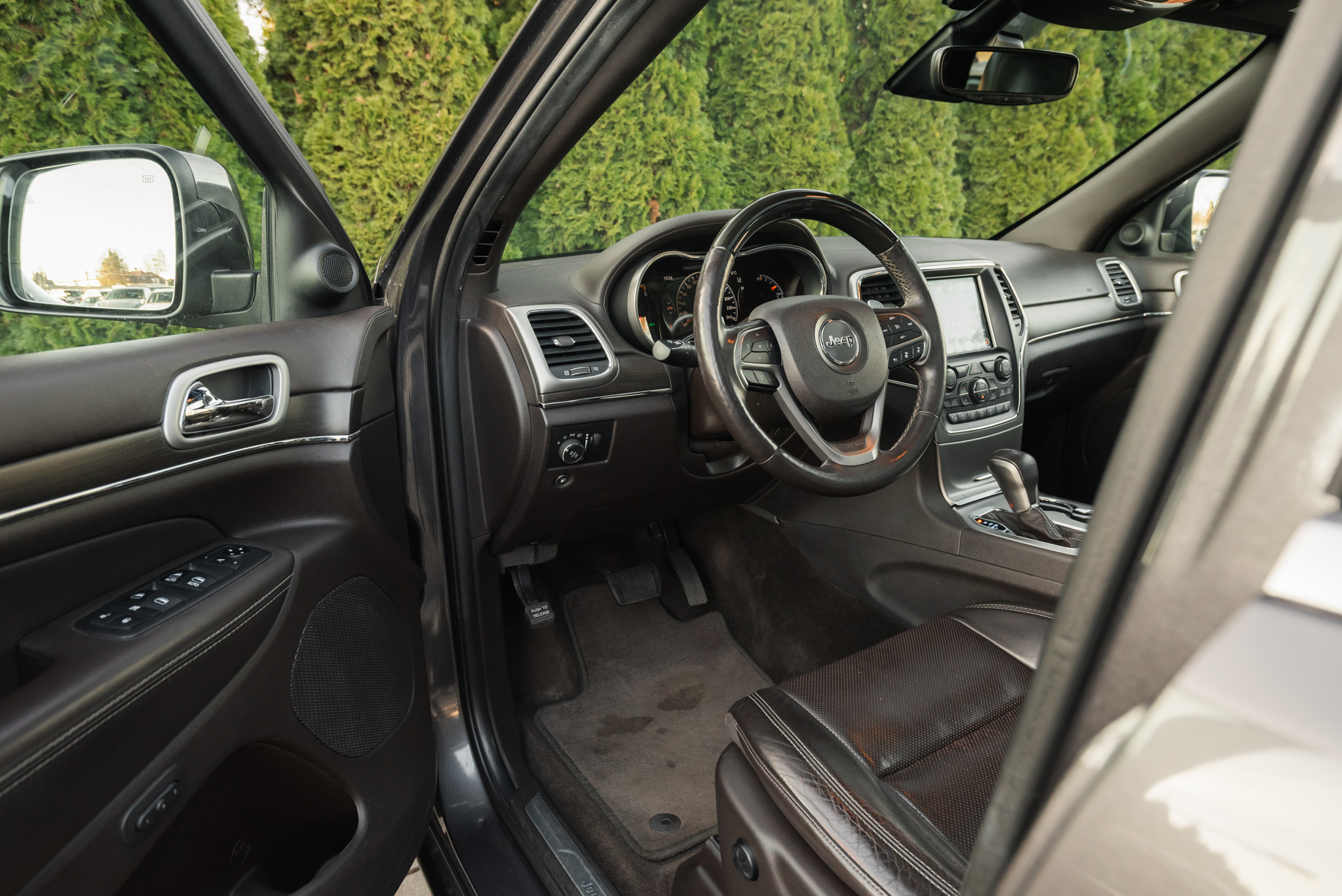 jeep-grand-cherokee-3-0-diesel-overland-grey-9