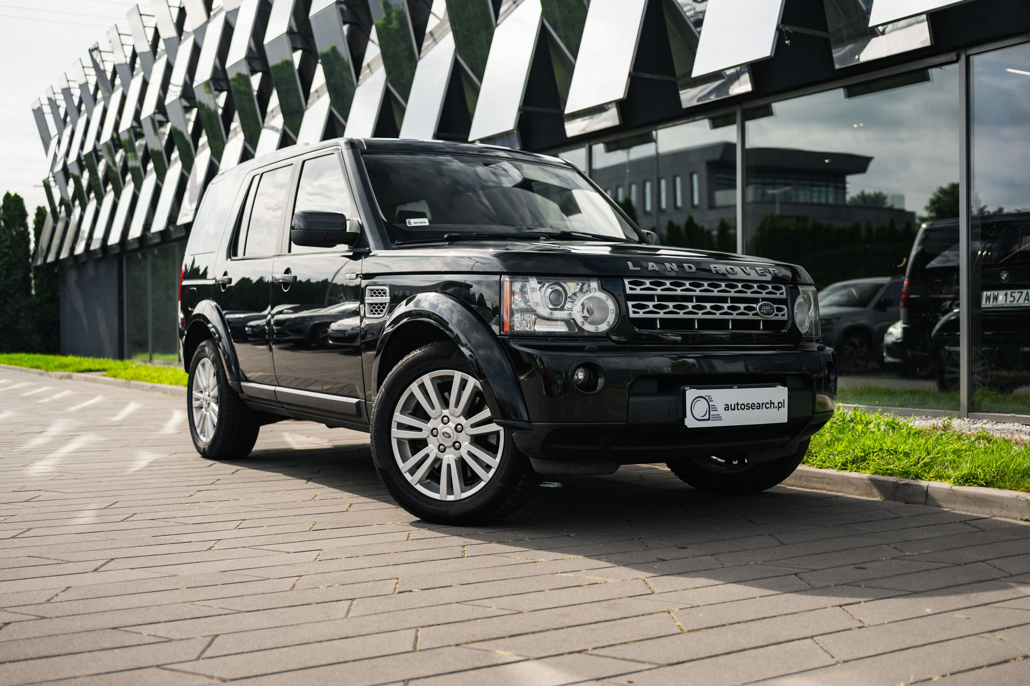land-rover-discovery-4-sdv6-hse-black-2011-1