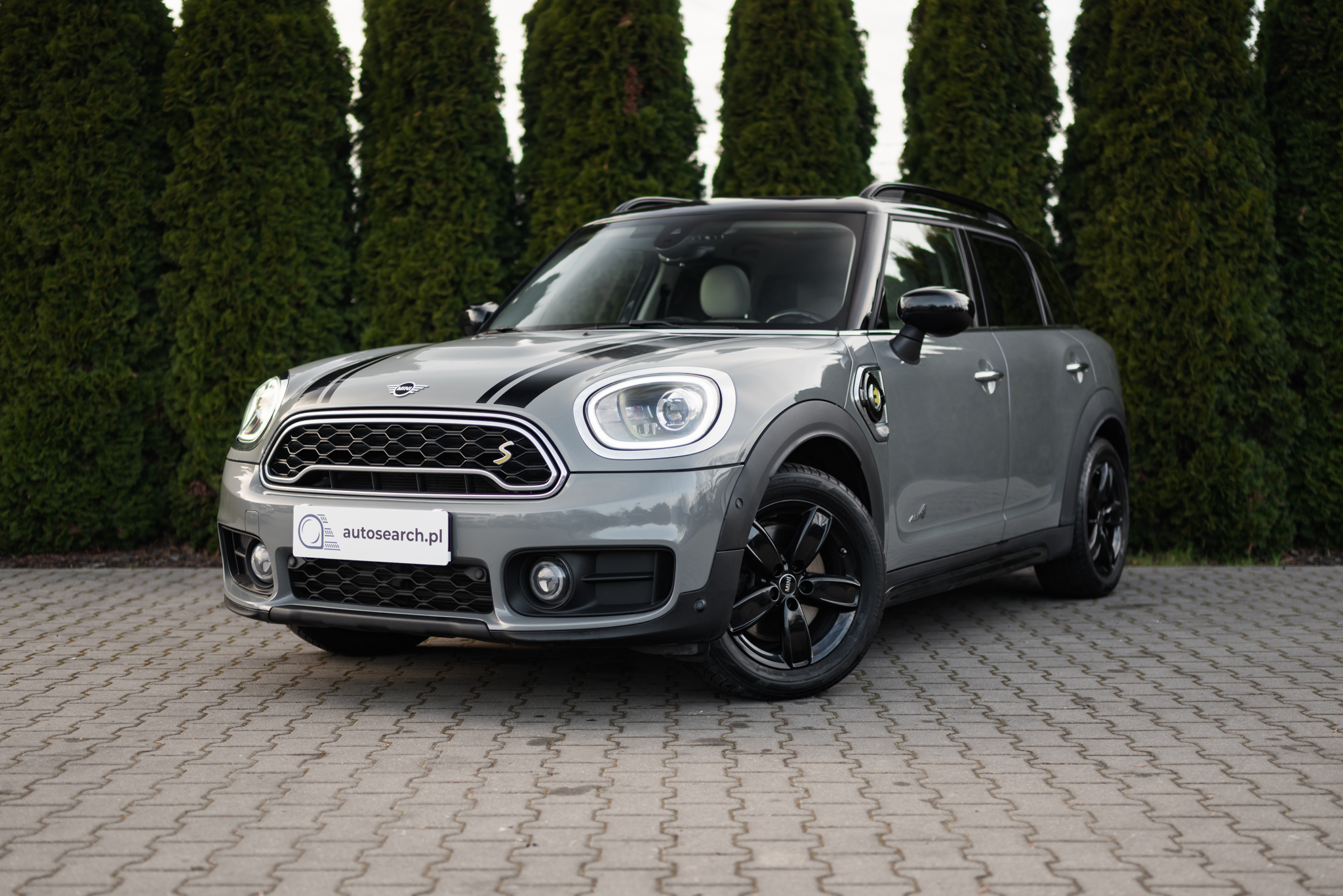 mini-countryman-cooper-s-e-all4-moonwalk-grey-2019-1
