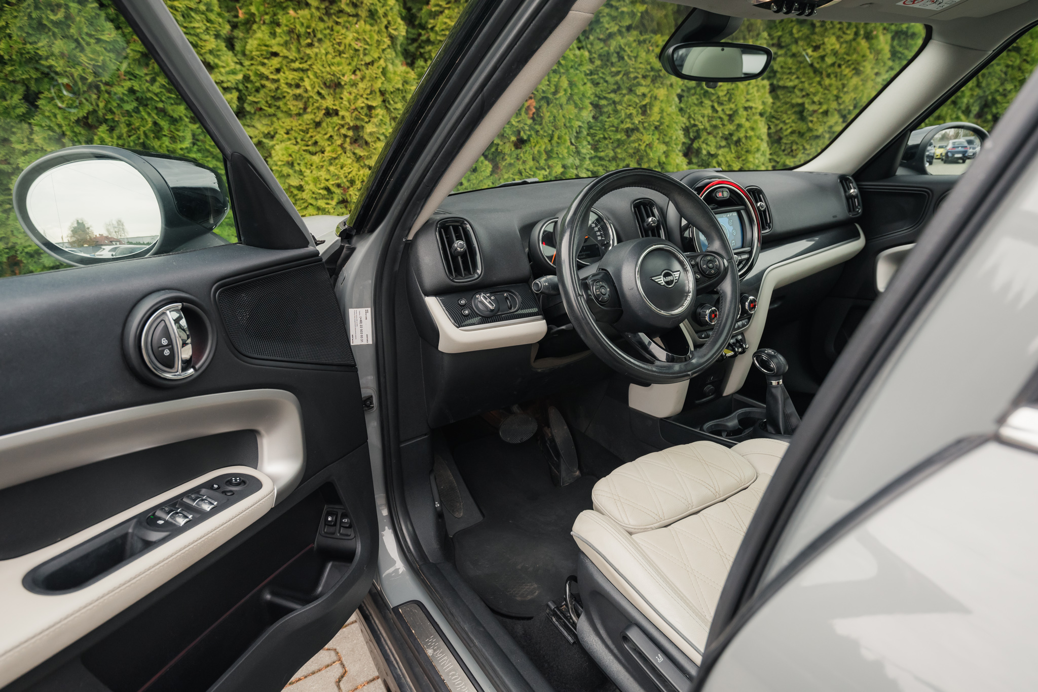 mini-countryman-cooper-s-e-all4-moonwalk-grey-2019-9