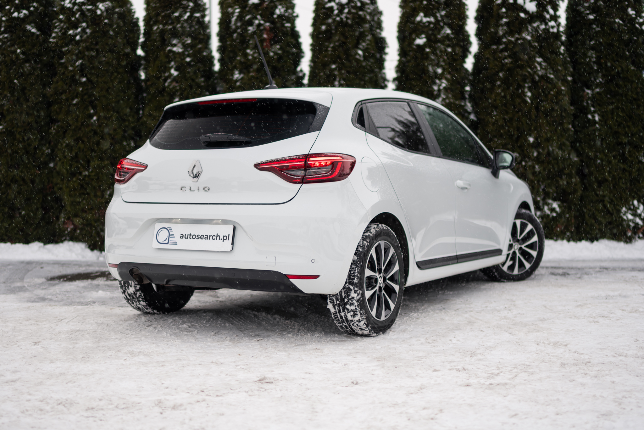 renault-clio-1-0-tce-glacier-white-2023-4
