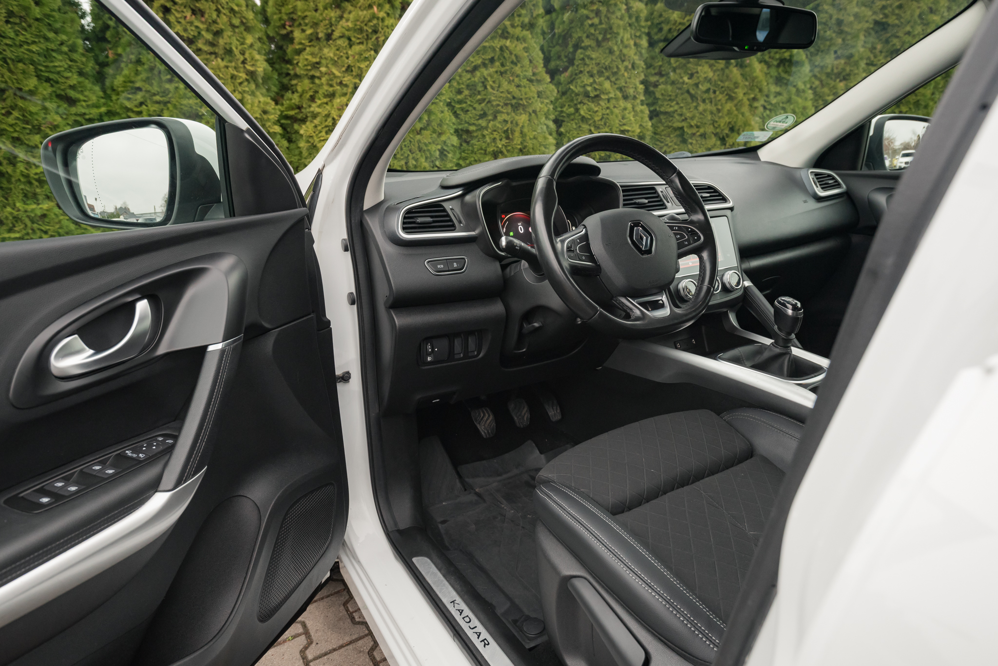 renault-kadjar-tce-140-mt-white-2019-9