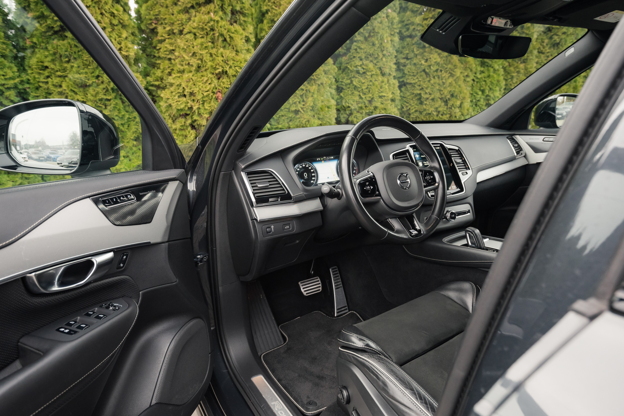 volvo-xc90-b5-diesel-awd-r-design-savile-grey-2020-9