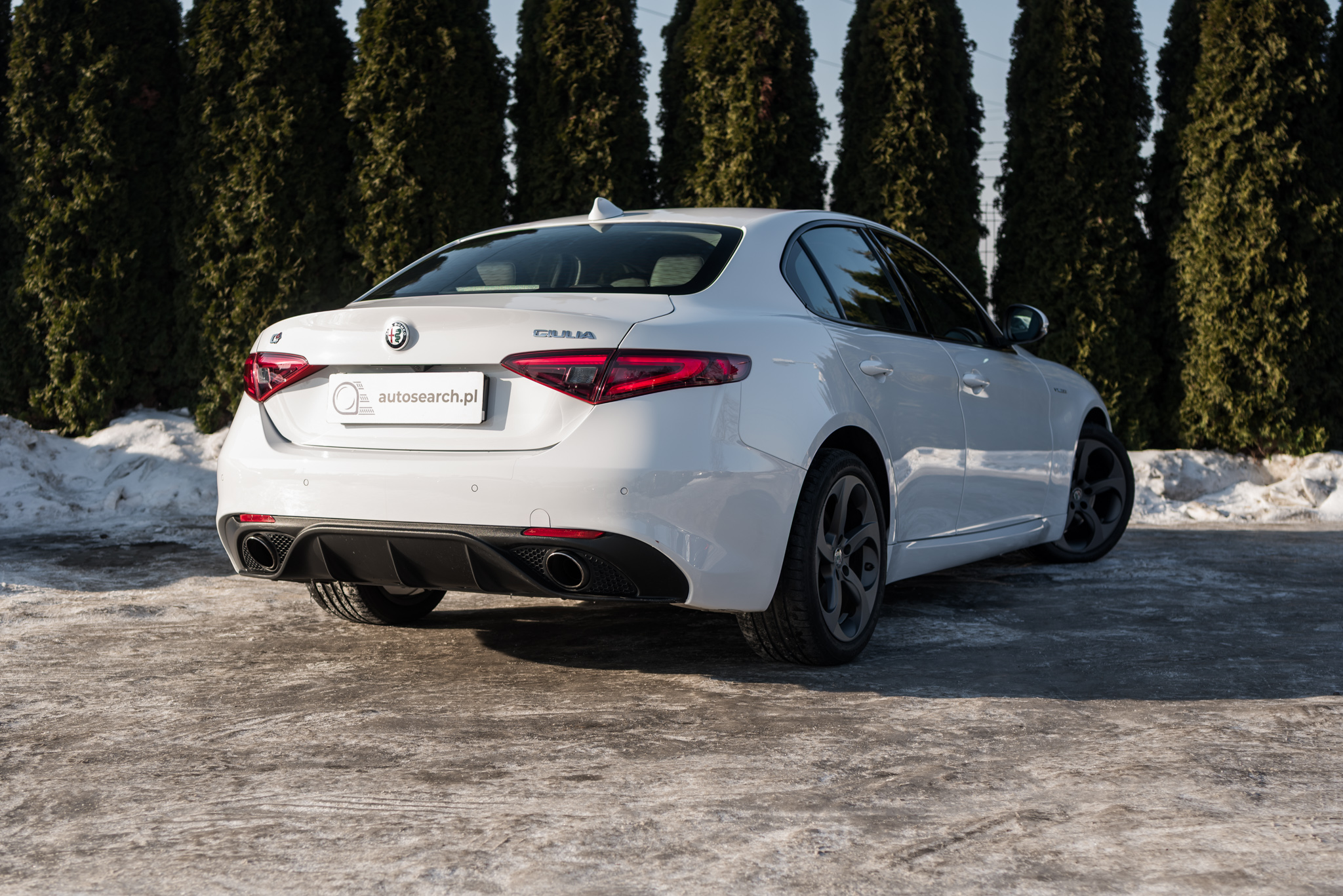 alfa-romeo-giulia-veloce-white-2016-4