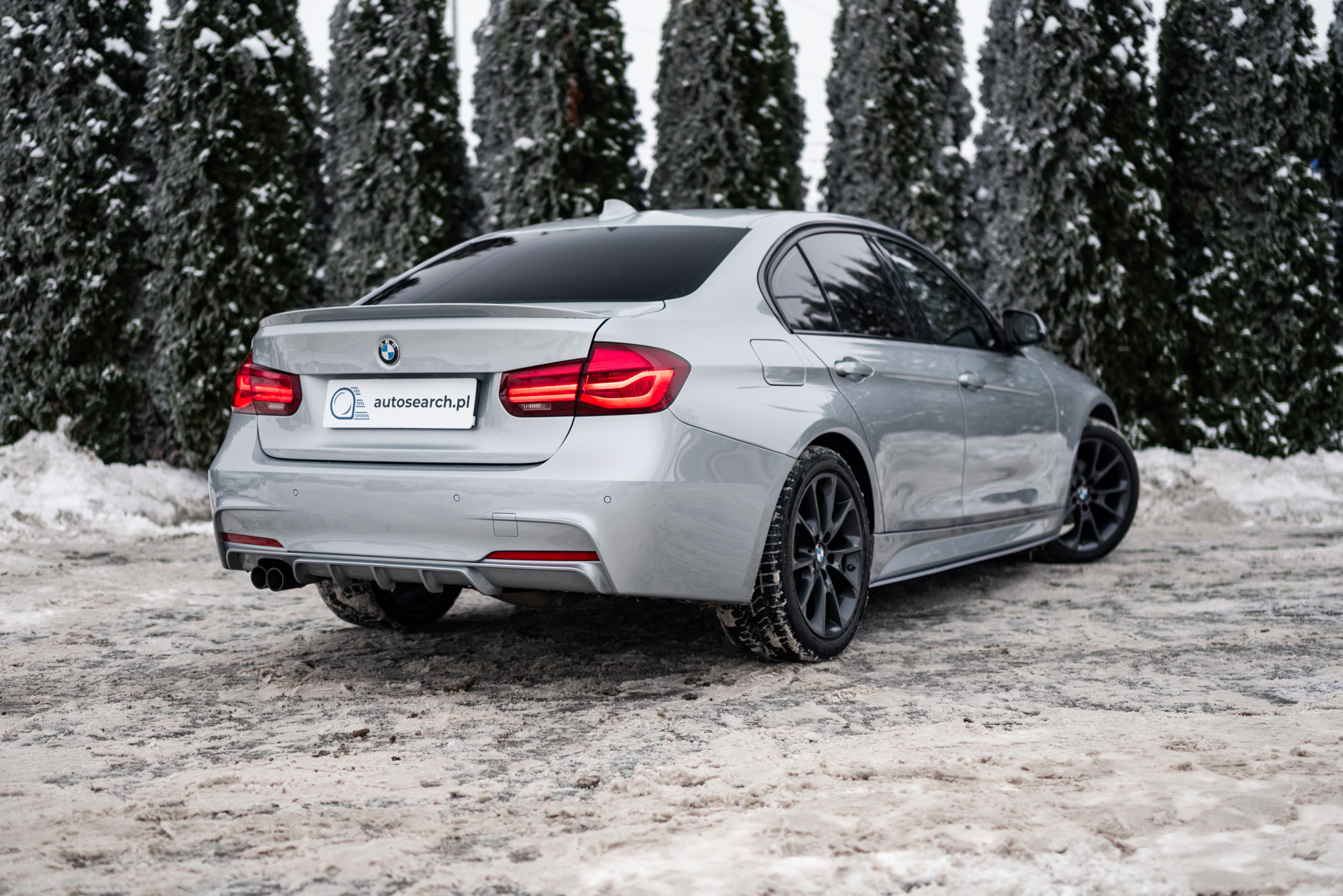 bmw-320d-edition-m-sport-shadow-glacier-silver-2018-4