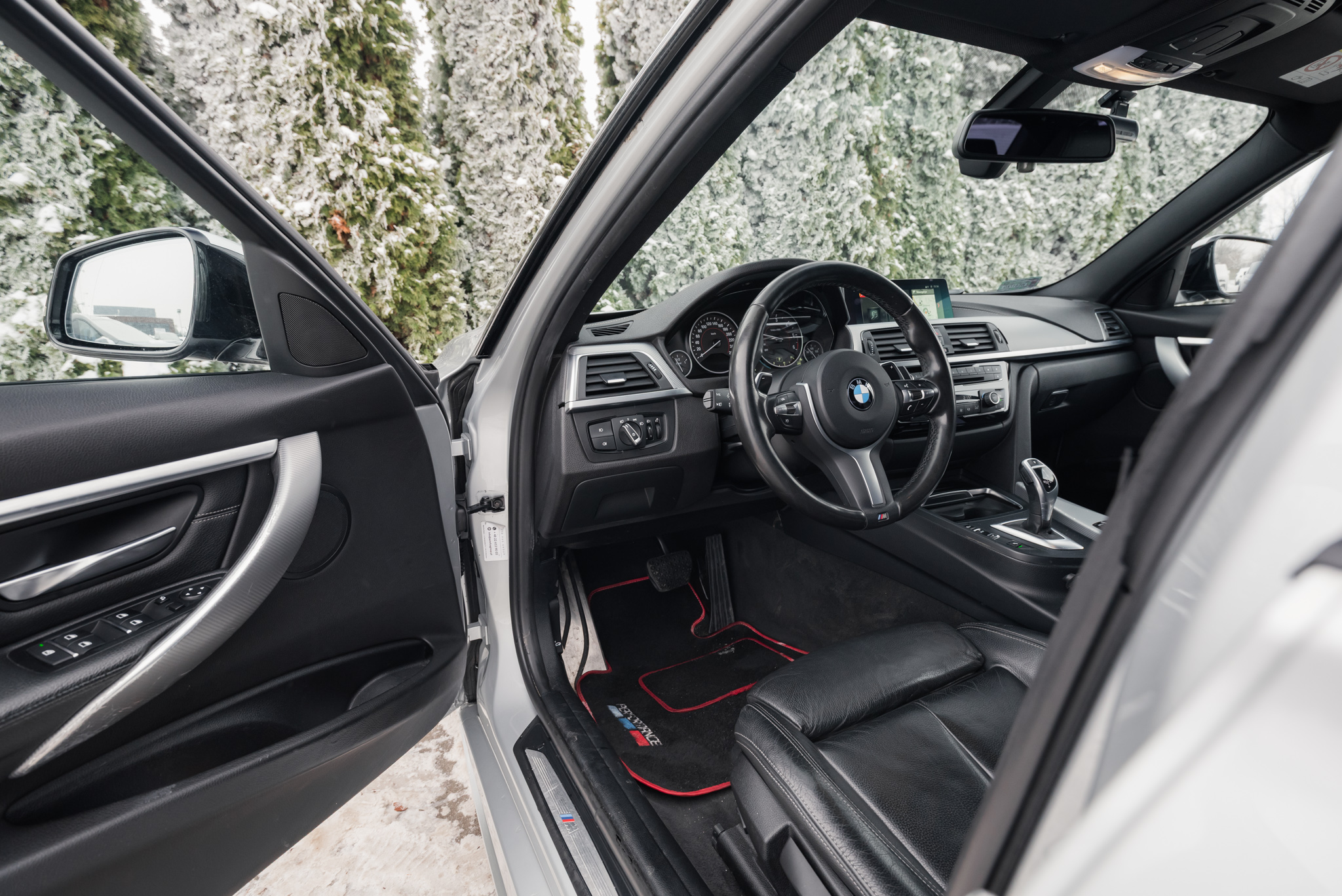 bmw-320d-edition-m-sport-shadow-glacier-silver-2018-9