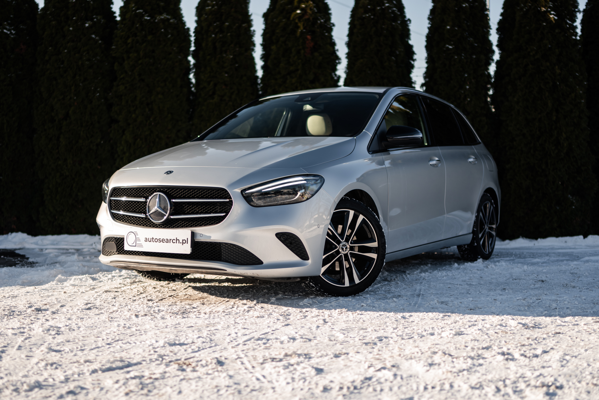 mercedes-benz-b180d-iridium-silver-2020-1