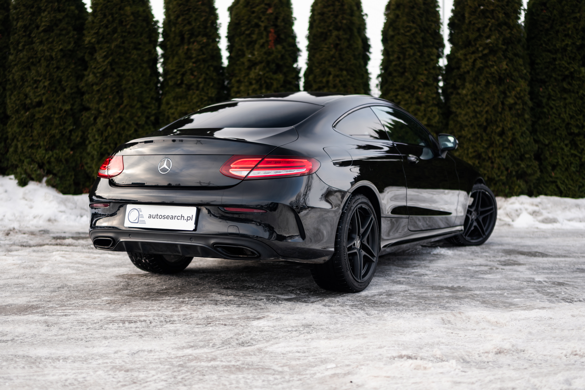mercedes-c300-coupe-amg-line-obsidian-black-2018-4