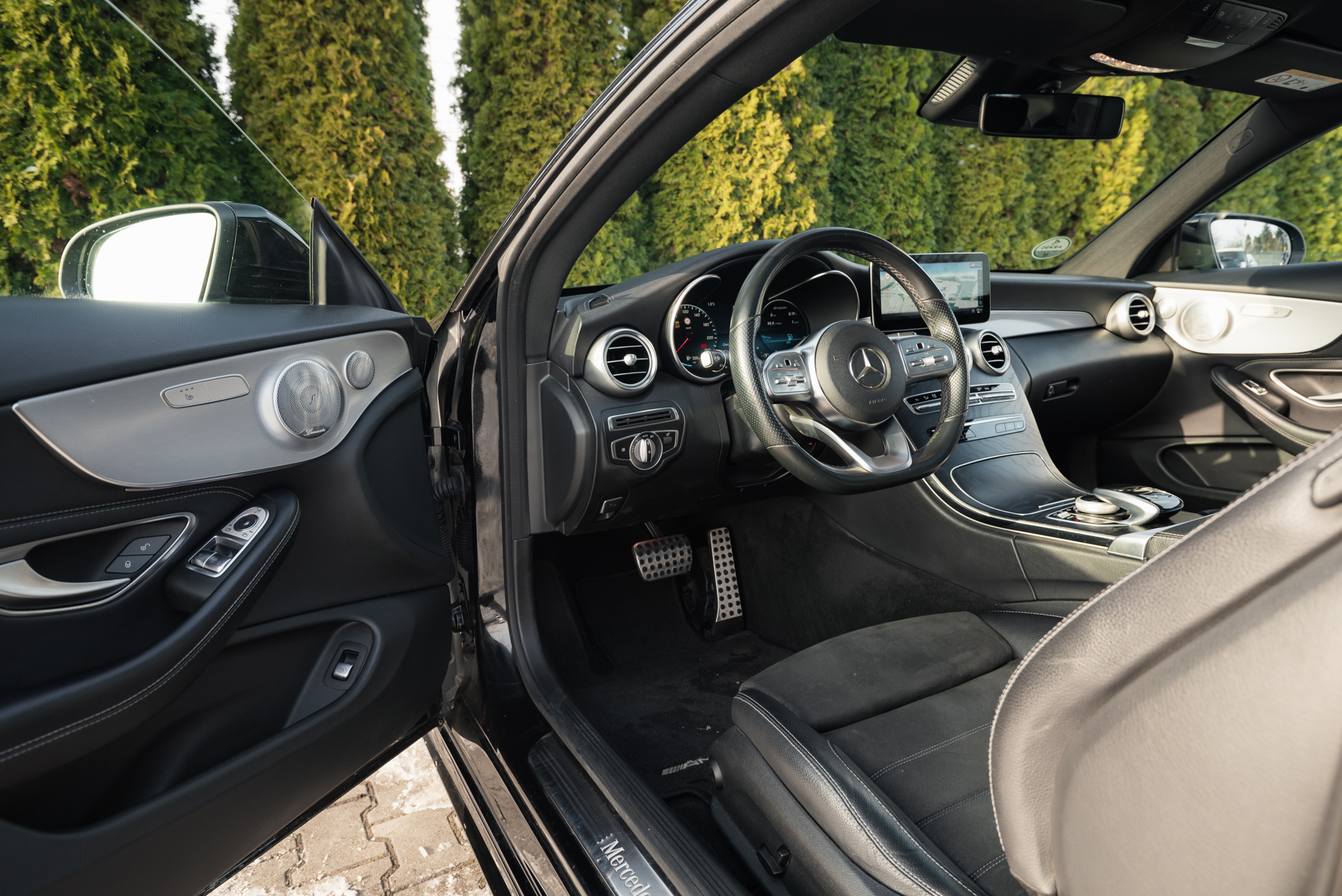 mercedes-c300-coupe-amg-line-obsidian-black-2018-9