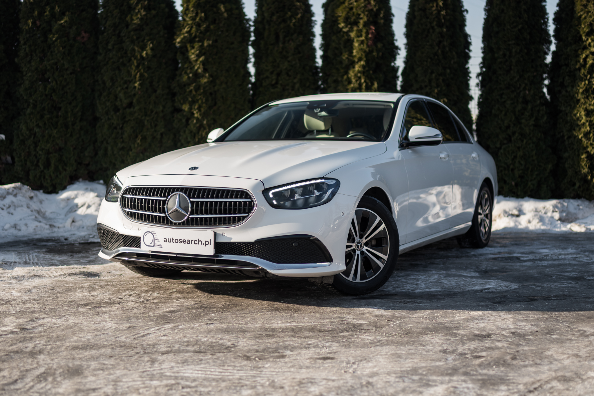 mercedes-e220d-polar-white-2020-1