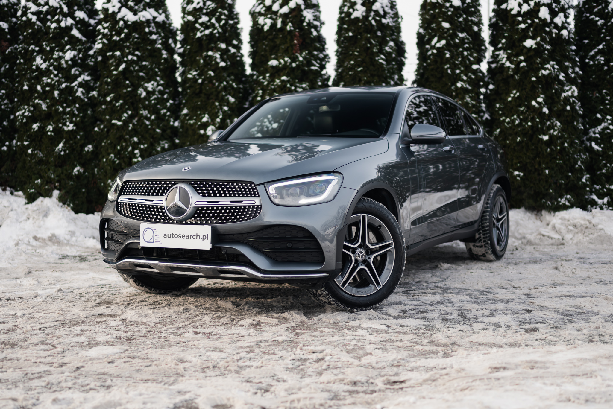 mercedes-glc-200-coupe-4matic-amg-line-selenite-grey-2020-1