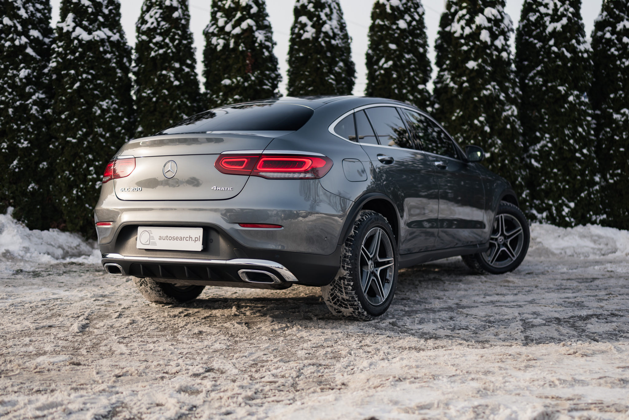 mercedes-glc-200-coupe-4matic-amg-line-selenite-grey-2020-4