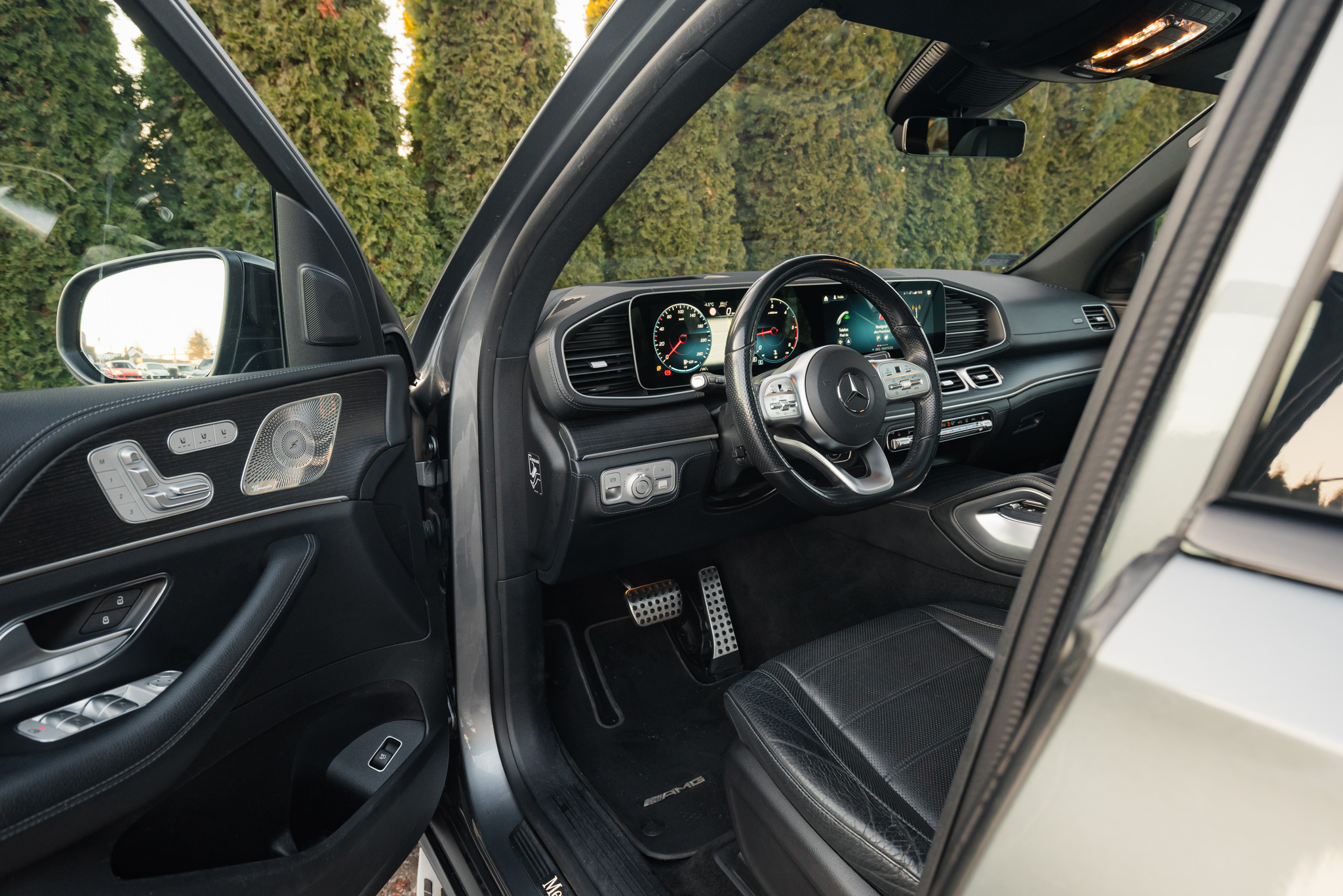 mercedes-gls-400d-4matic-selenite-grey-amg-line-2021-9