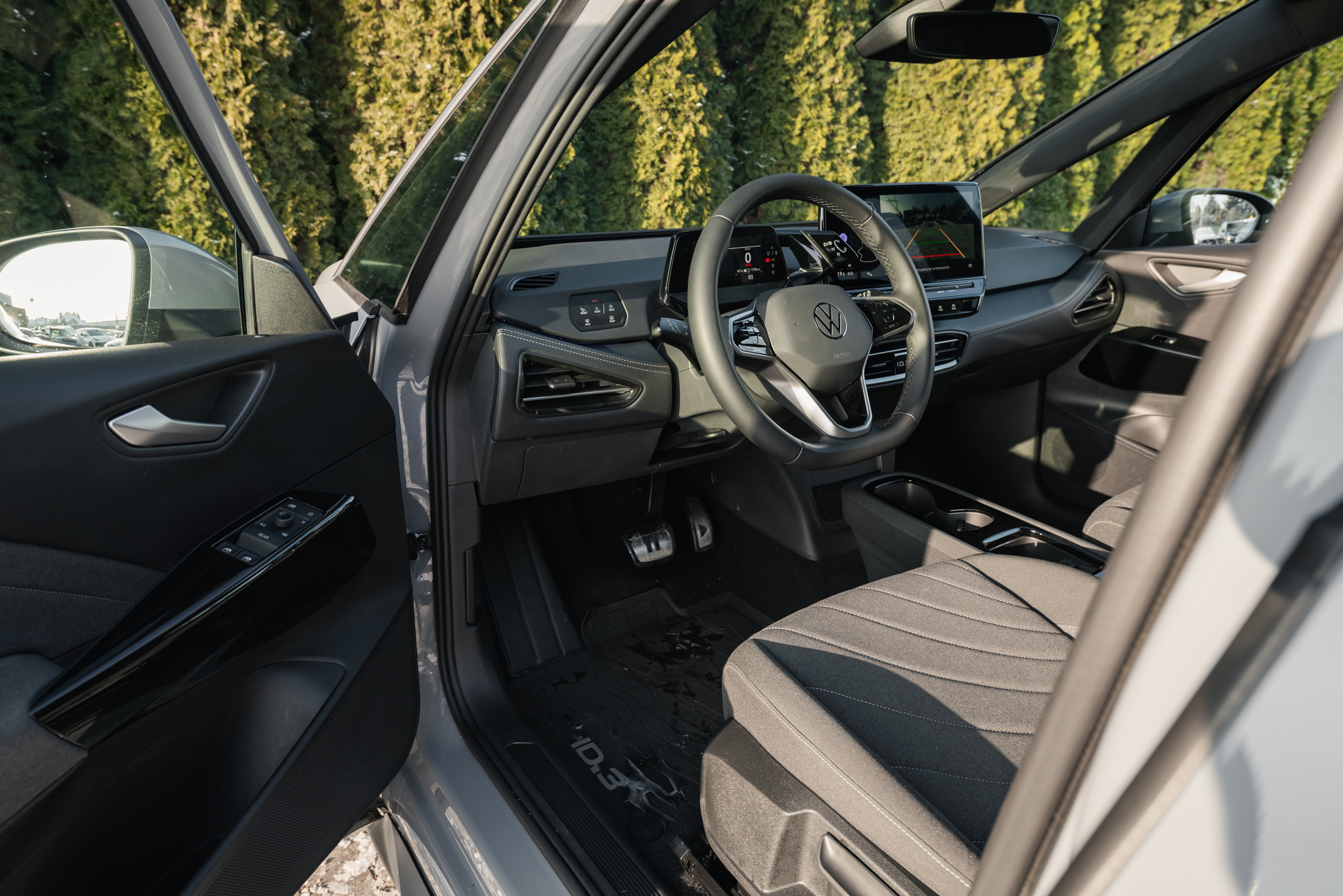 volkswagen-id3-pro-moonstone-grey-2023-9