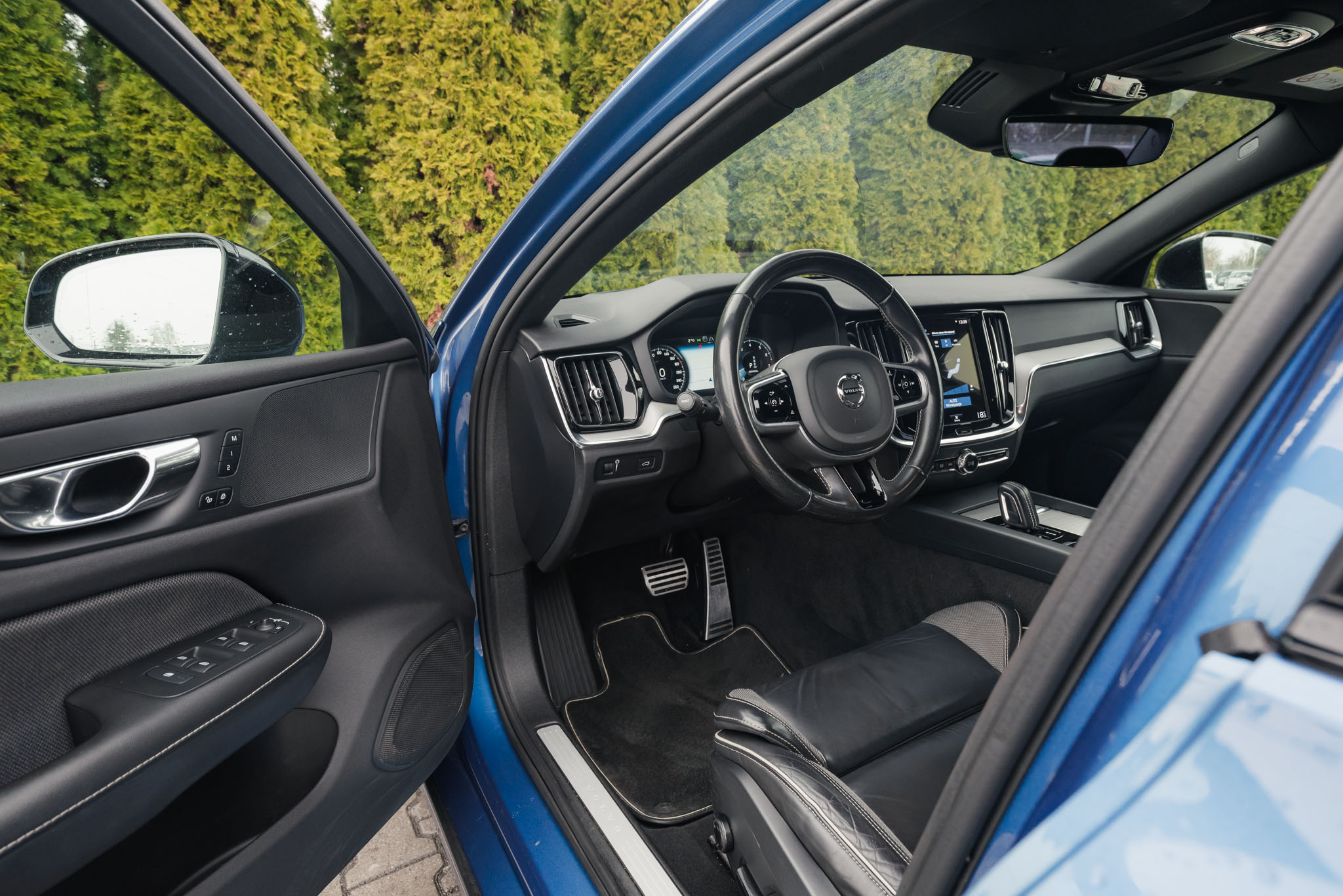 volvo-s60-b5-r-design-bursting-blue-2020-9