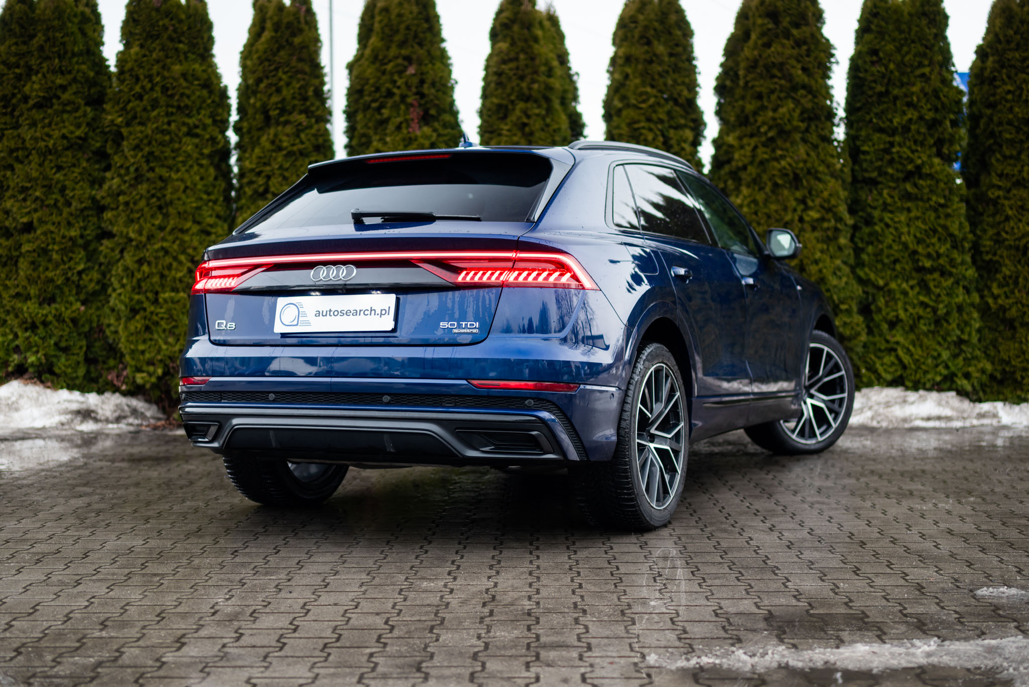 audi-q8-50-tdi-quattro-s-line-navarra-blue-2019-4
