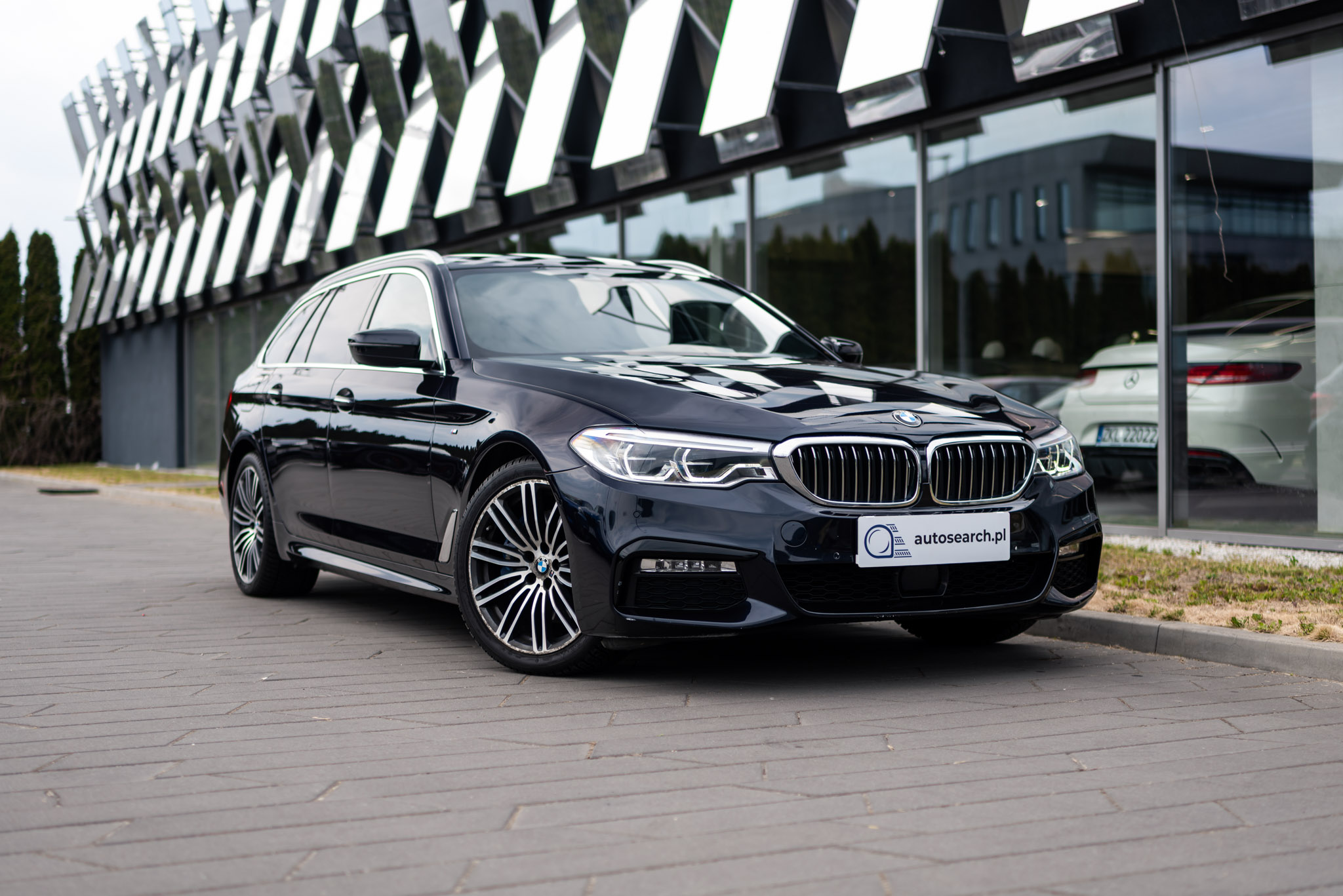 bmw-530d-xdrive-touring-m-sport-carbon-black-2017-59