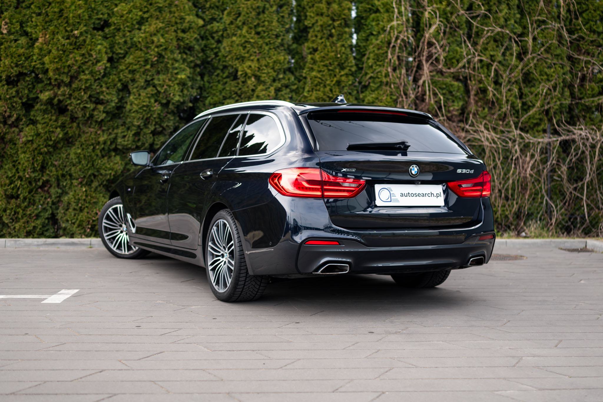 bmw-530d-xdrive-touring-m-sport-carbon-black-2017-6