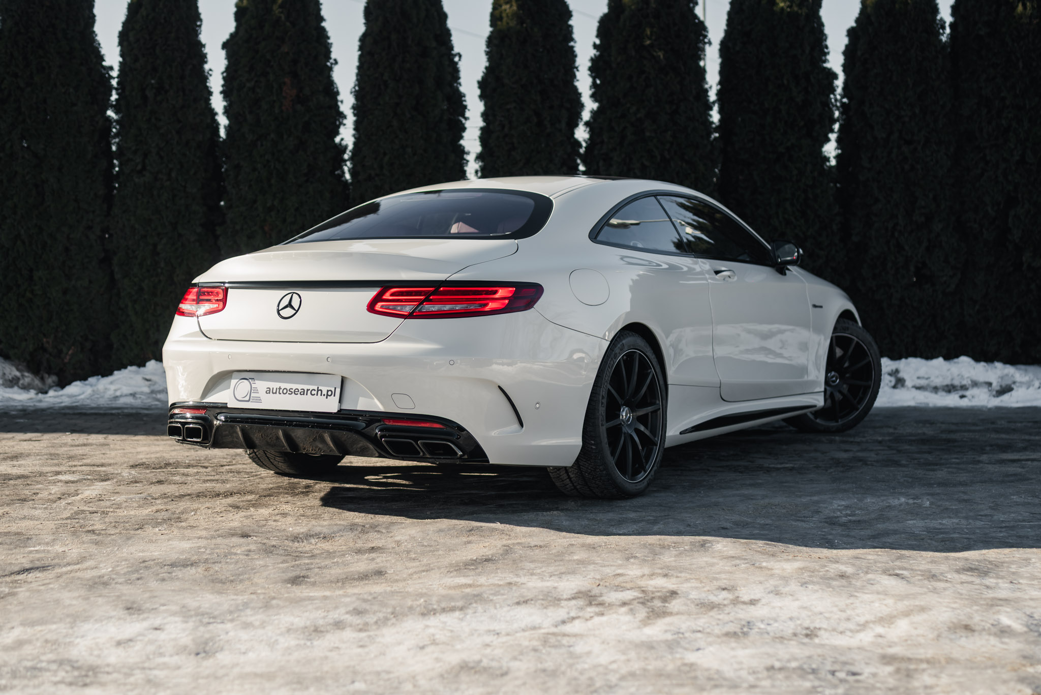 mercedes-amg-s-63-4matic-coupe-diamond-white-2017-4