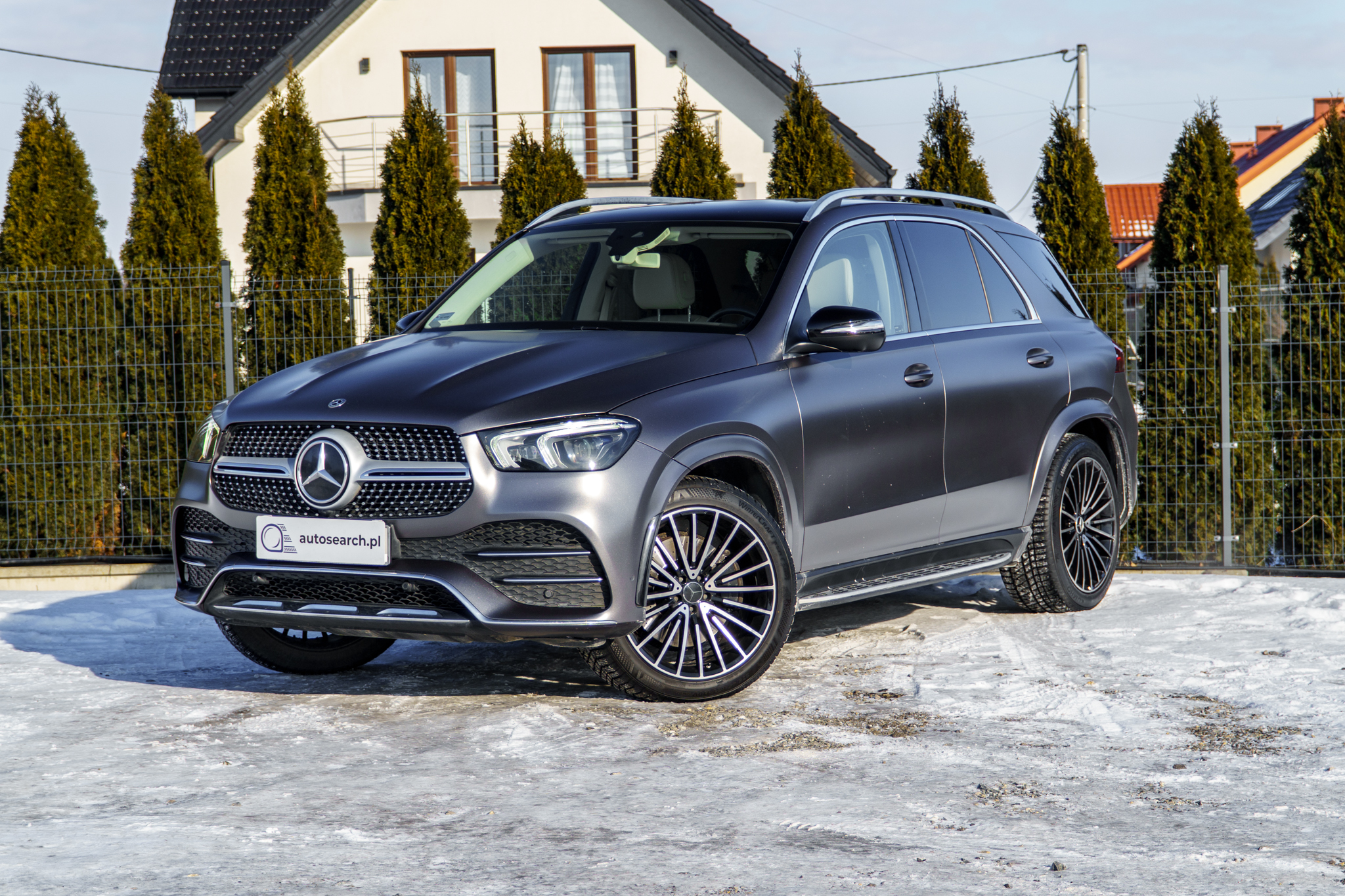mercedes-benz-gle-300d-szary-01