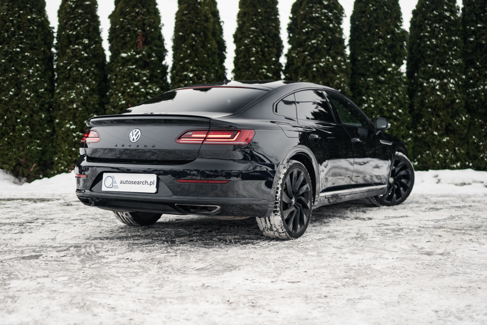 volkswagen-arteon-2-0-tsi-280-4motion-dsg-r-line-deep-black-2018-4
