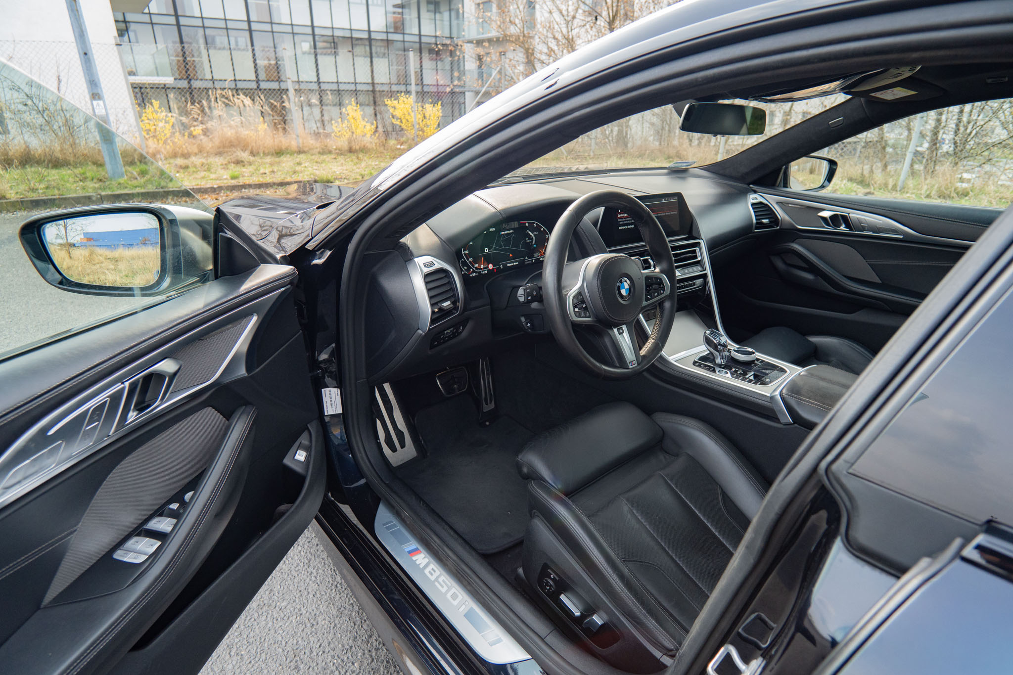 bmw-m850i-4-4-v8-525hp-2019-9