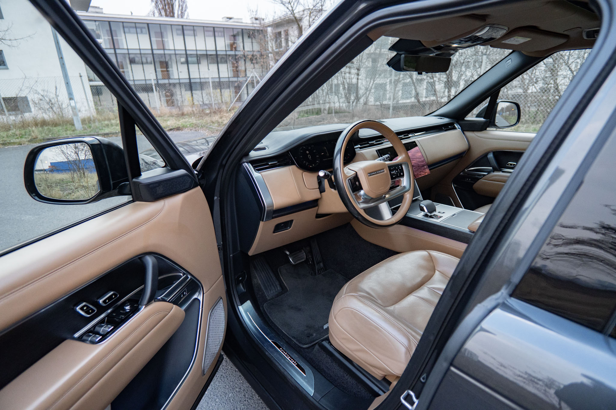 land-rover-autobiography-3.0-2023-9